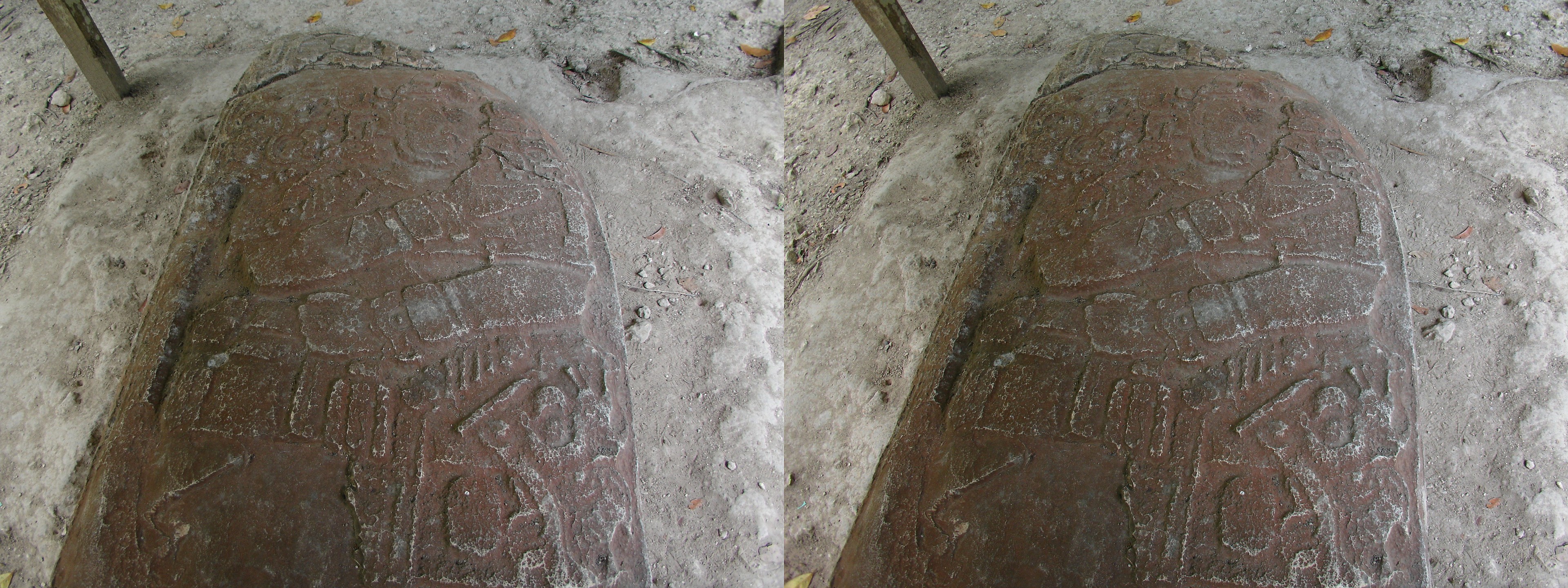 Site archéologique de Lamanai, stèle gravée du tempe du Jaguar