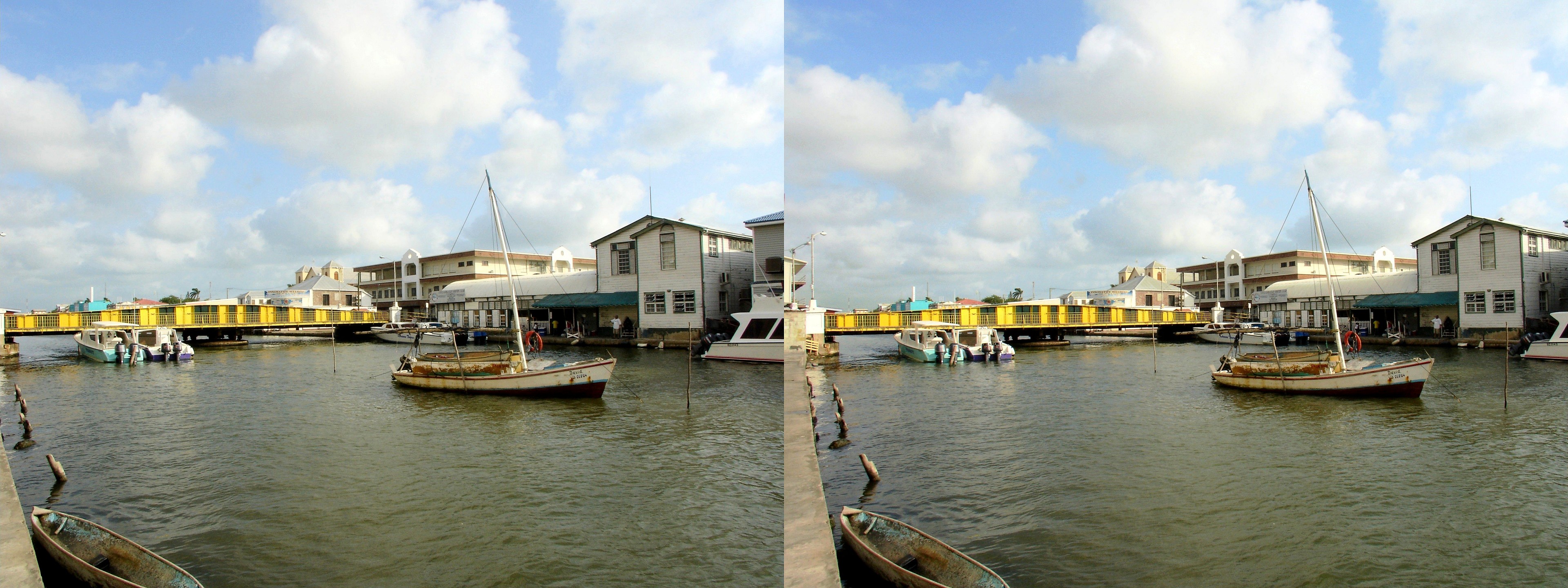 Vue sur la Haulover Creek et le pont mobile Swing Bridge