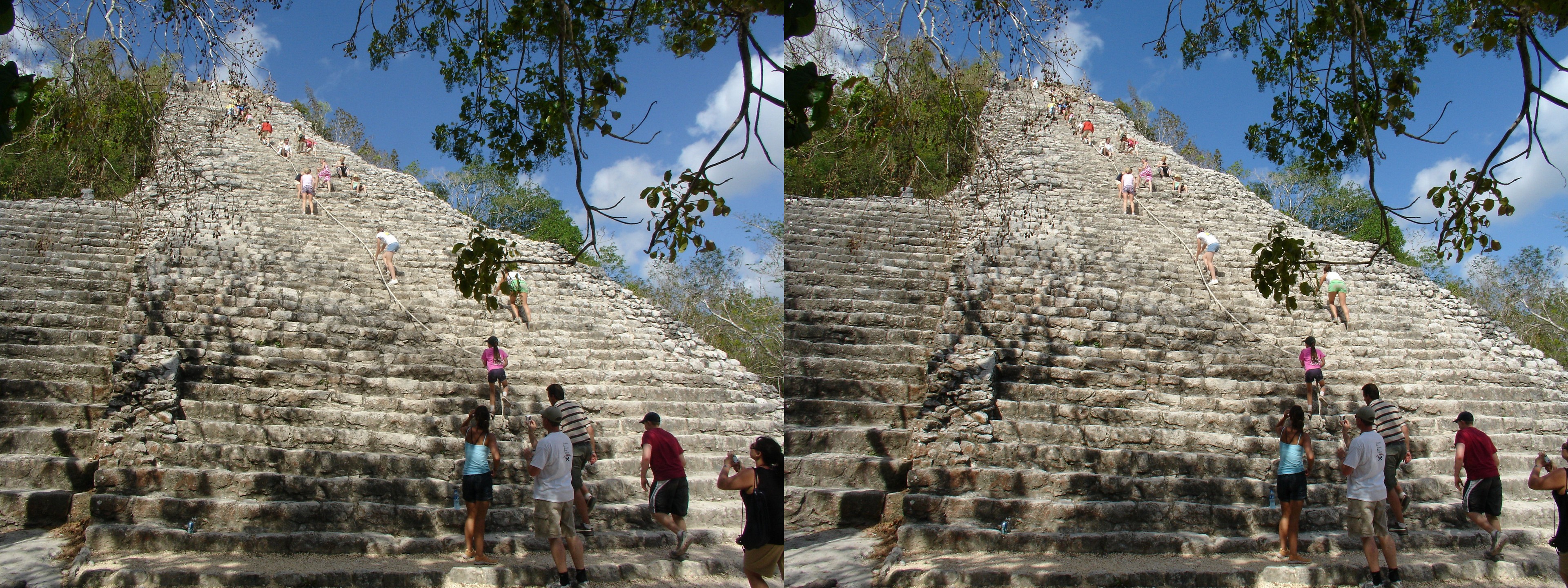 Les escaliers de la grande pyramide Nohoch Mul