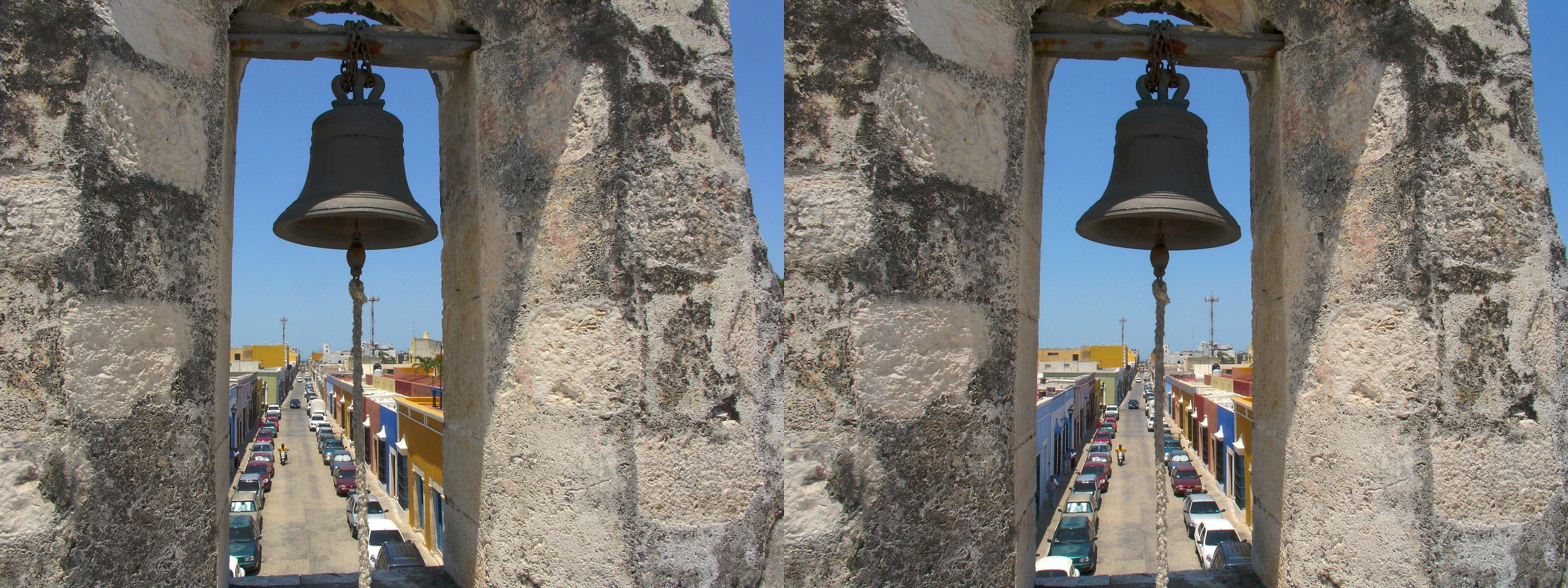 Sur les remparts, vue sur la vieille ville depuis la Puerta de Tierra (Porte de la Terre).
