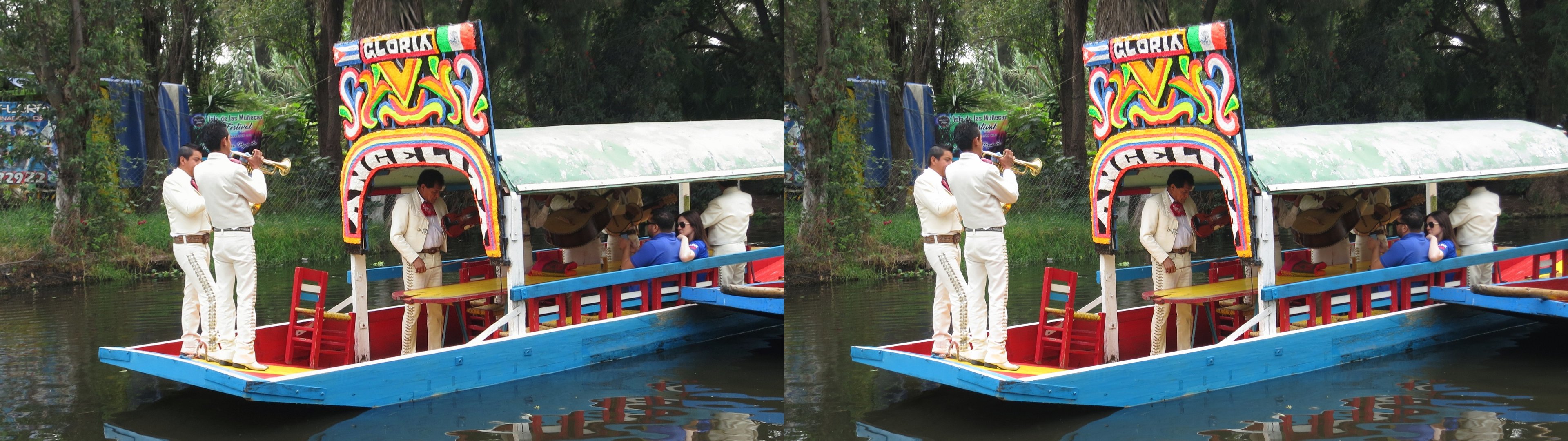 Xochimilco, trajinera de mariachis