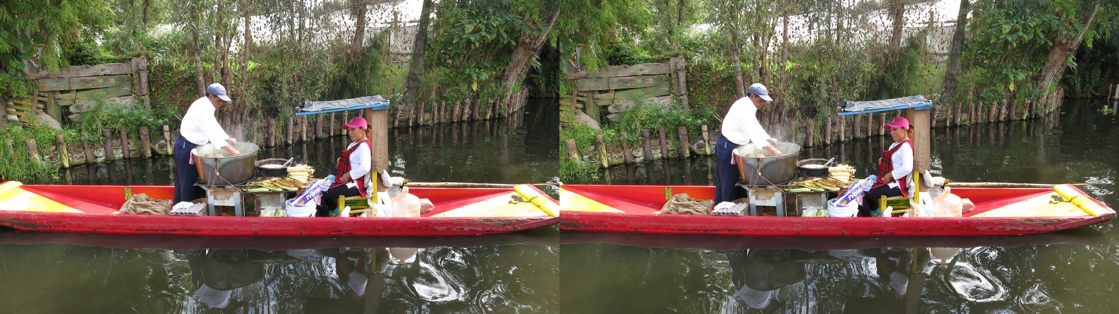 Xochimilco, trajinera-cuisine
