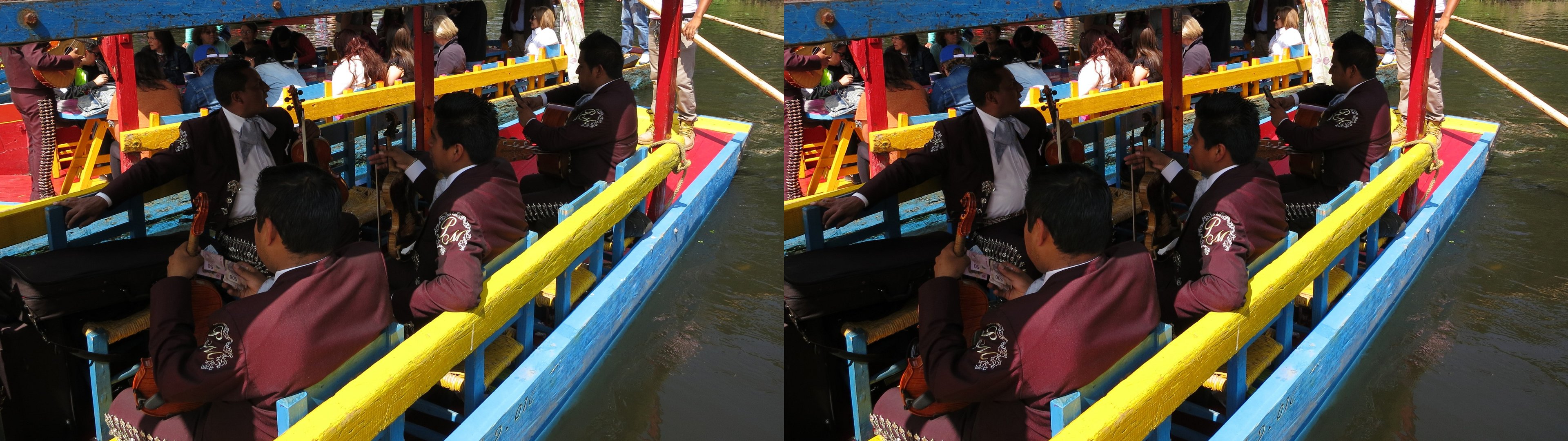 Xochimilco, trajinera de mariachis