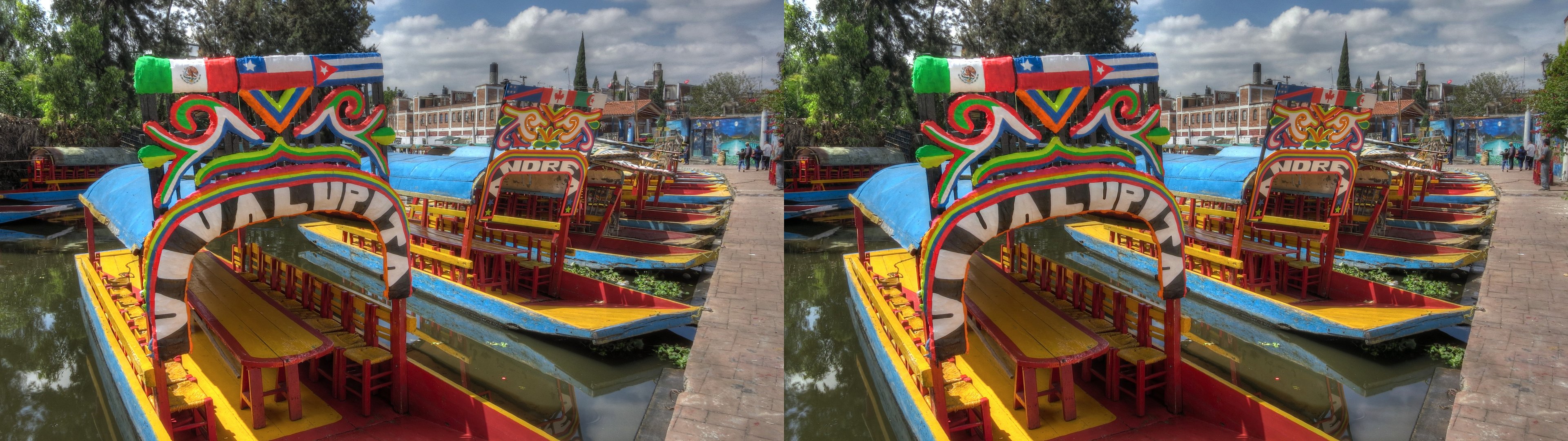 Xochimilco, les trajineras alignées à l'embarcadère Sans Cristobal