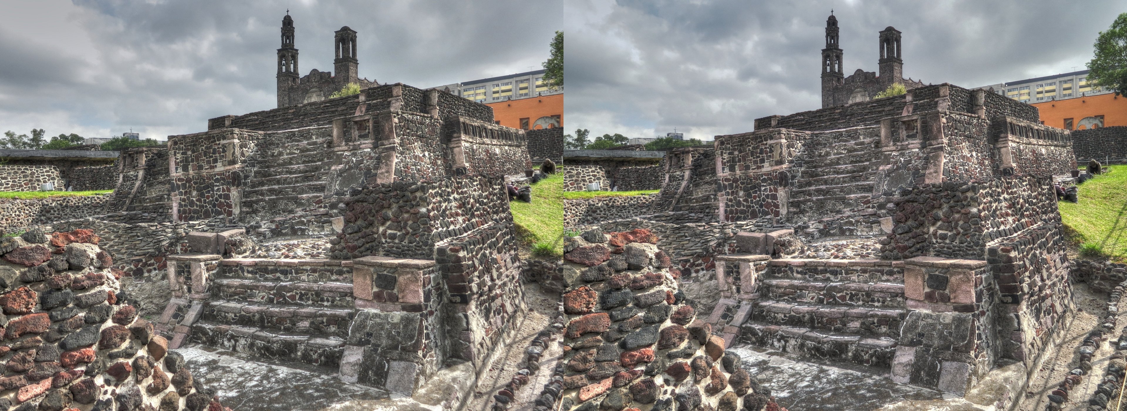 Site archéologique de Tlatelolco et le temple de Santiago