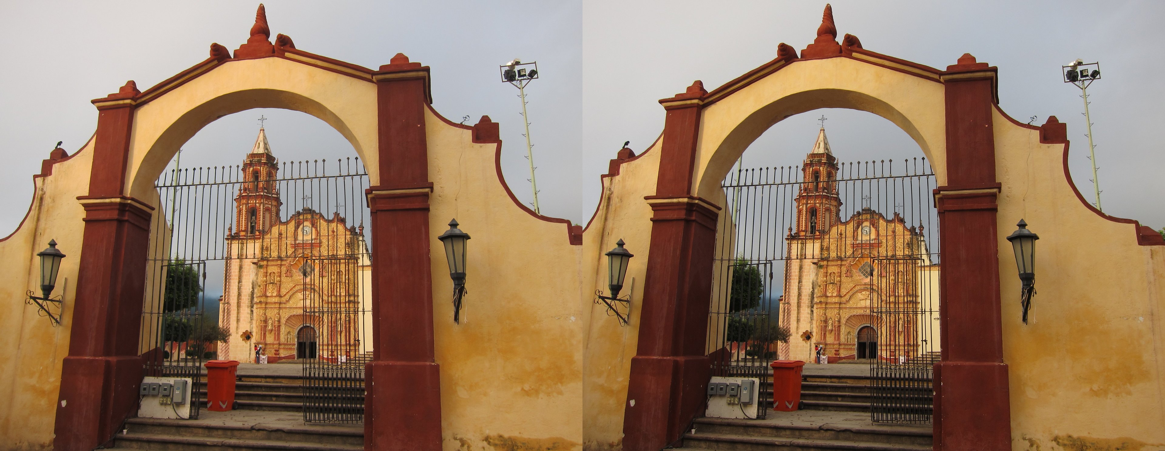 Portail de l'église de la mission Santiago de Jalpan