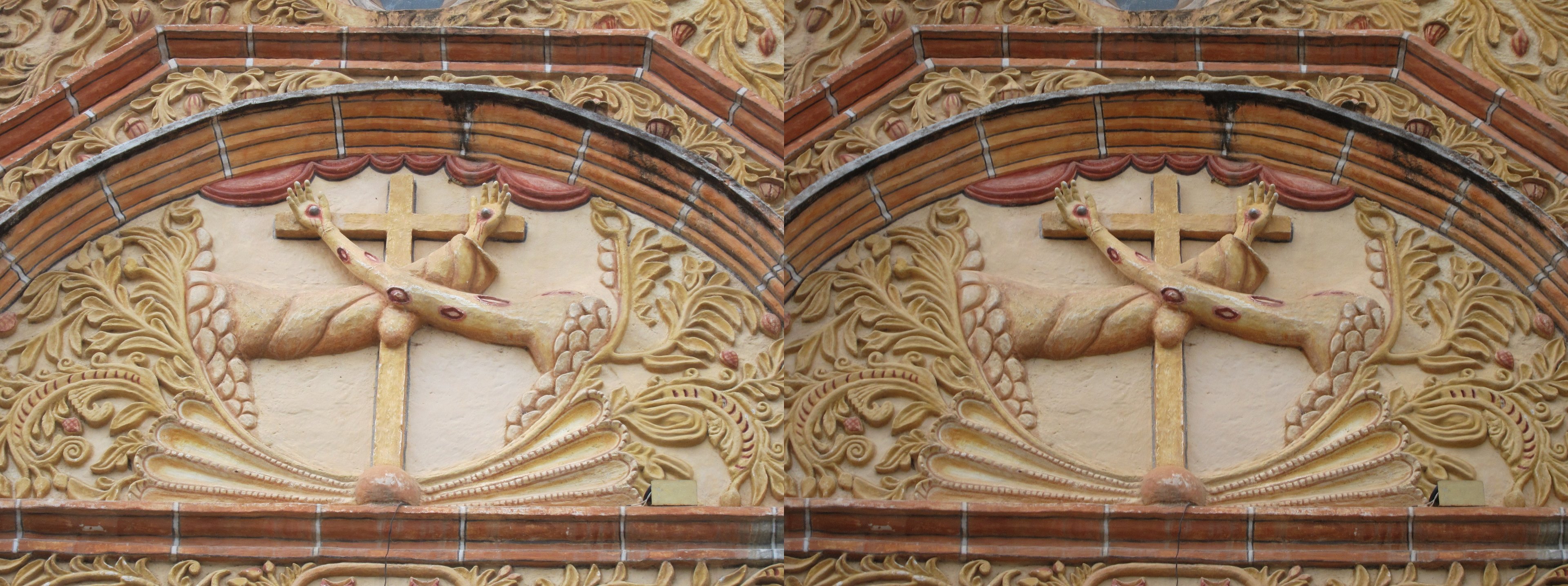 Détail des sculptures du porche de l'église