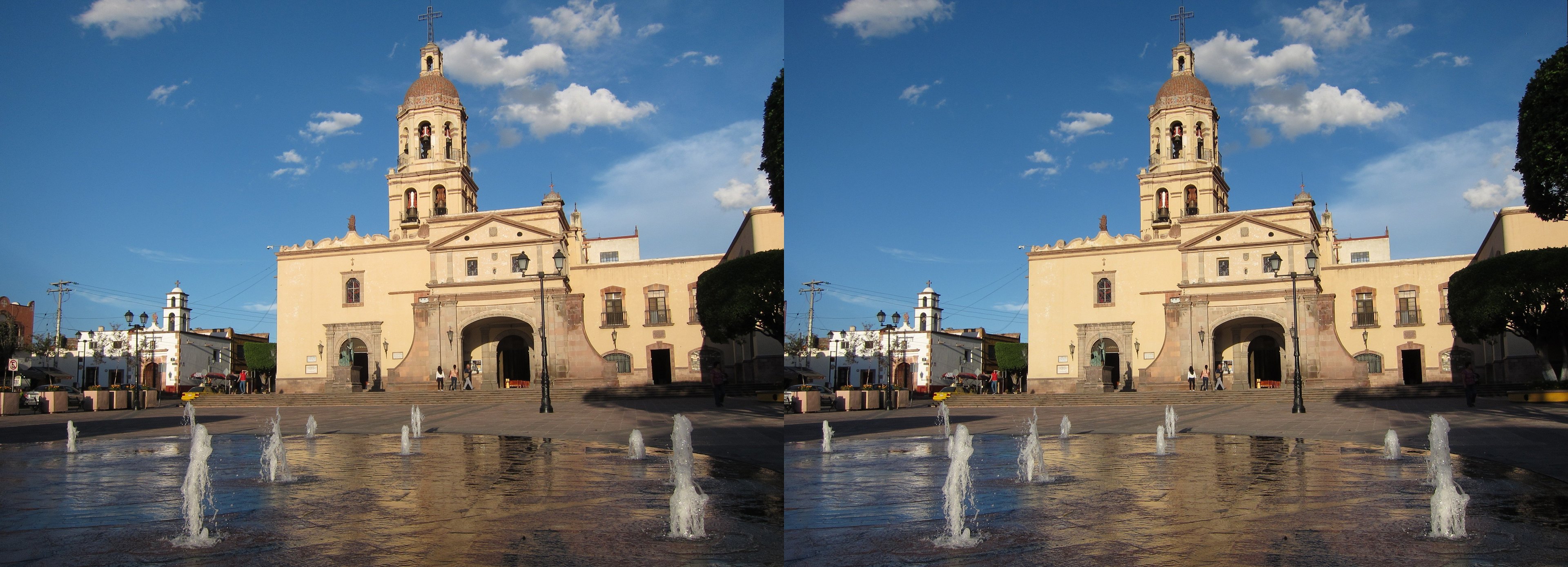 Place de la Santa Cruz, templo de la Cruz
