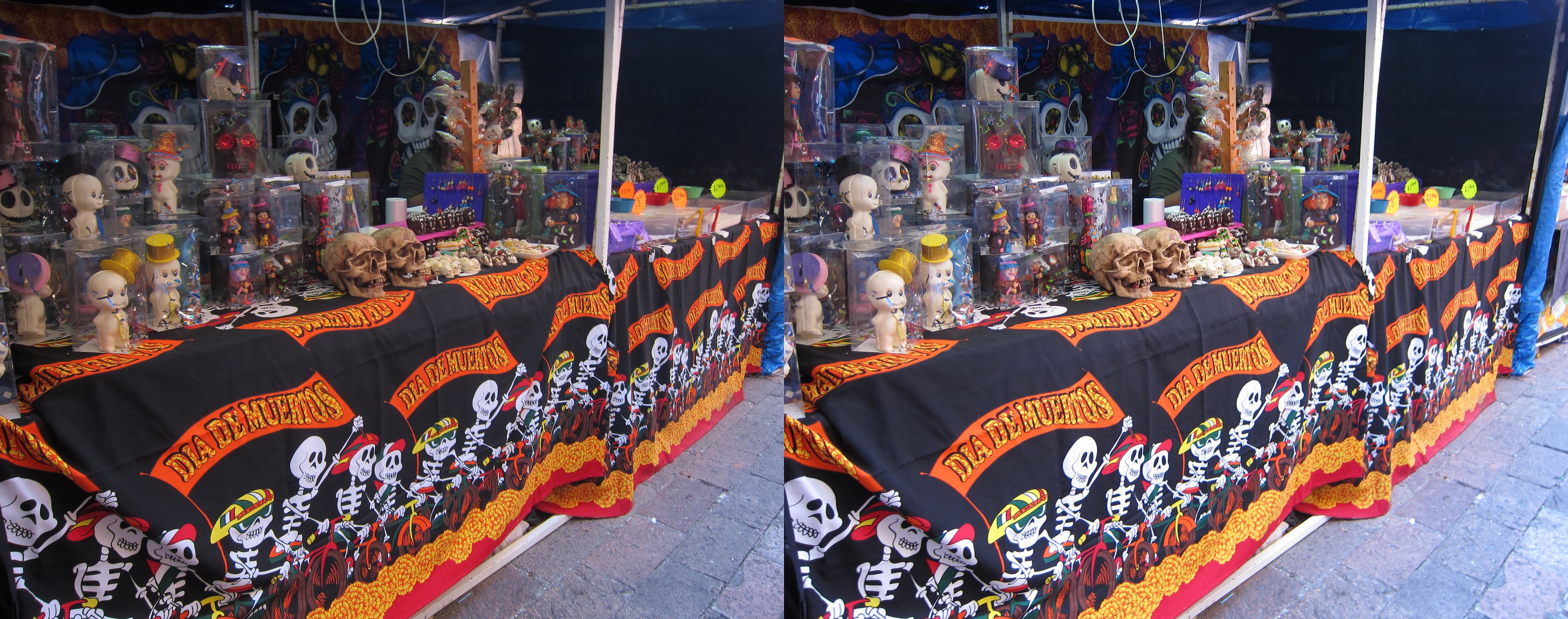 Stands d'articles de la fête des morts rue Francisco Madero