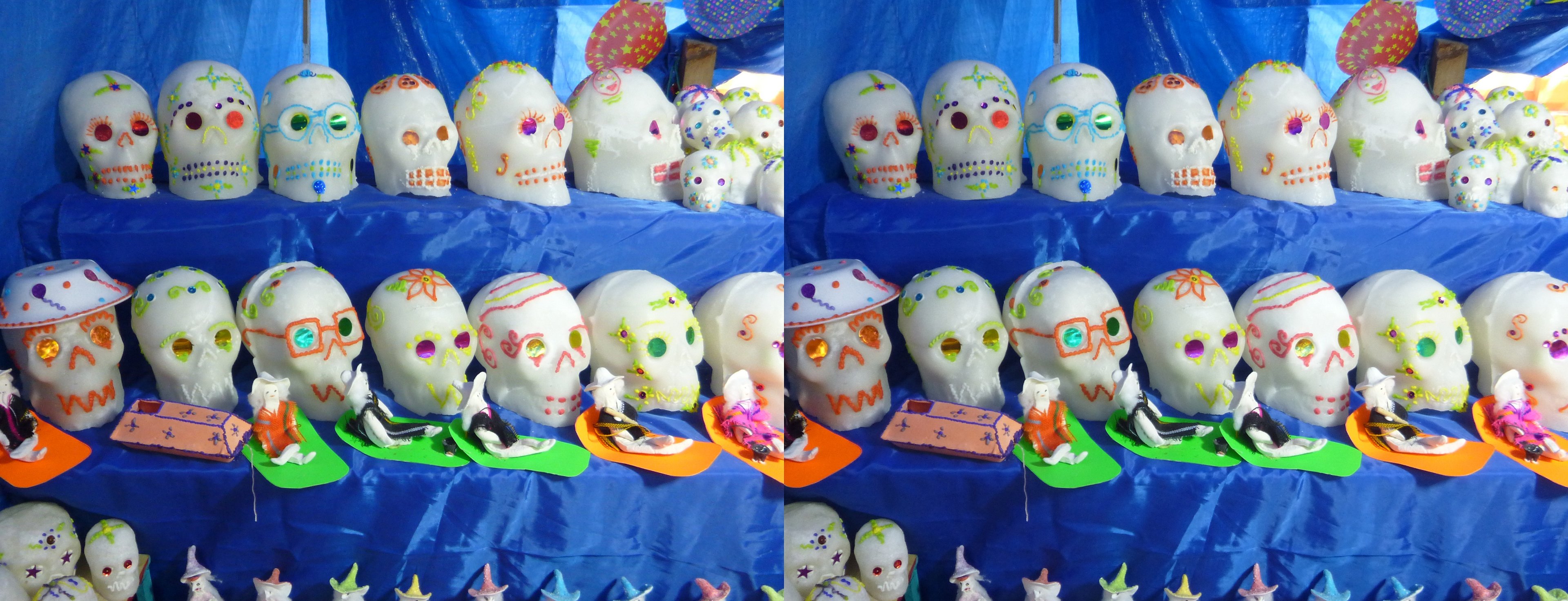 Stands d'articles de la fête des morts rue Francisco Madero