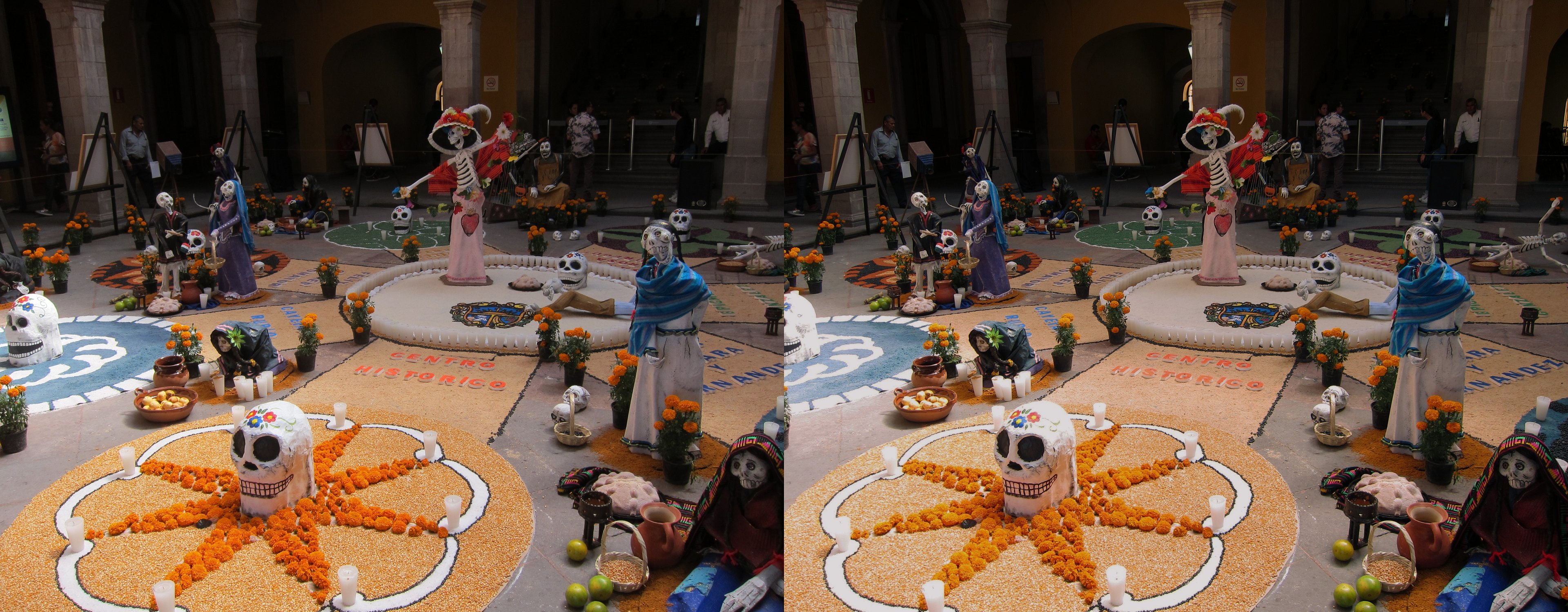 Décoration de la fête des morts dans le hall de l'ancien Palacio Municipal