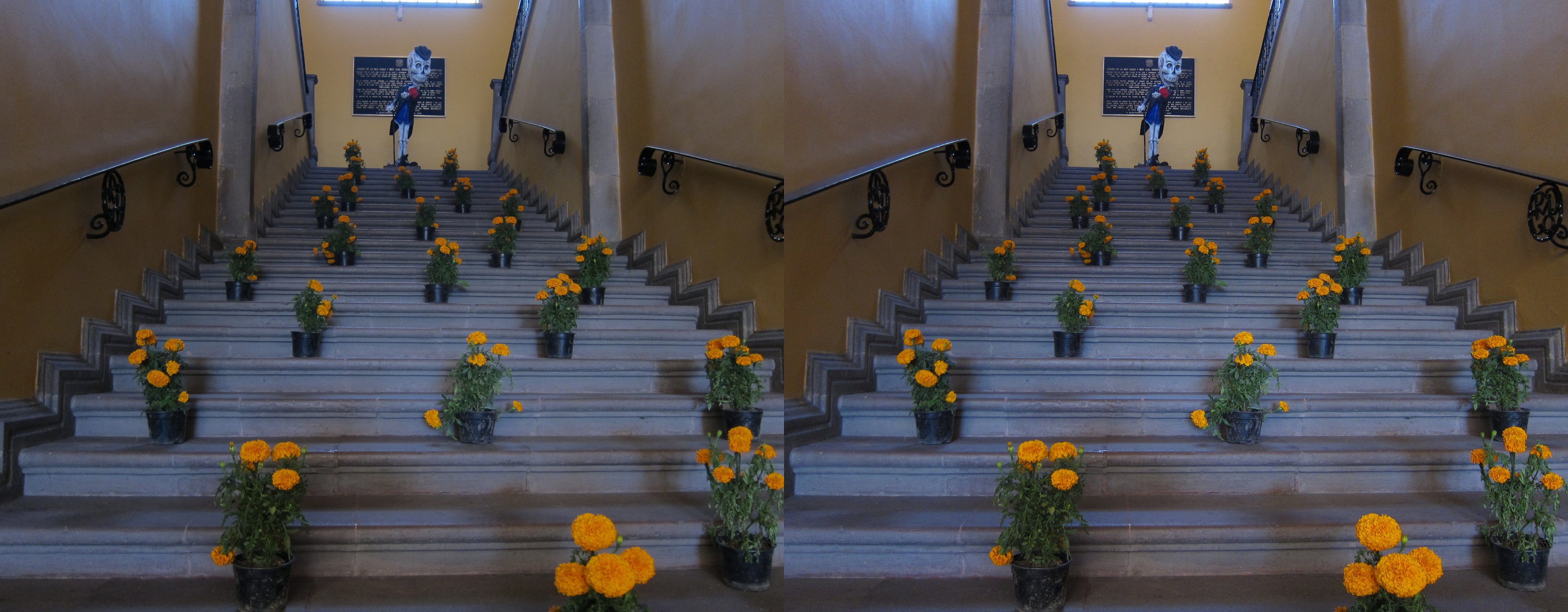 Décoration de la fête des morts dans le hall de l'ancien Palacio Municipal