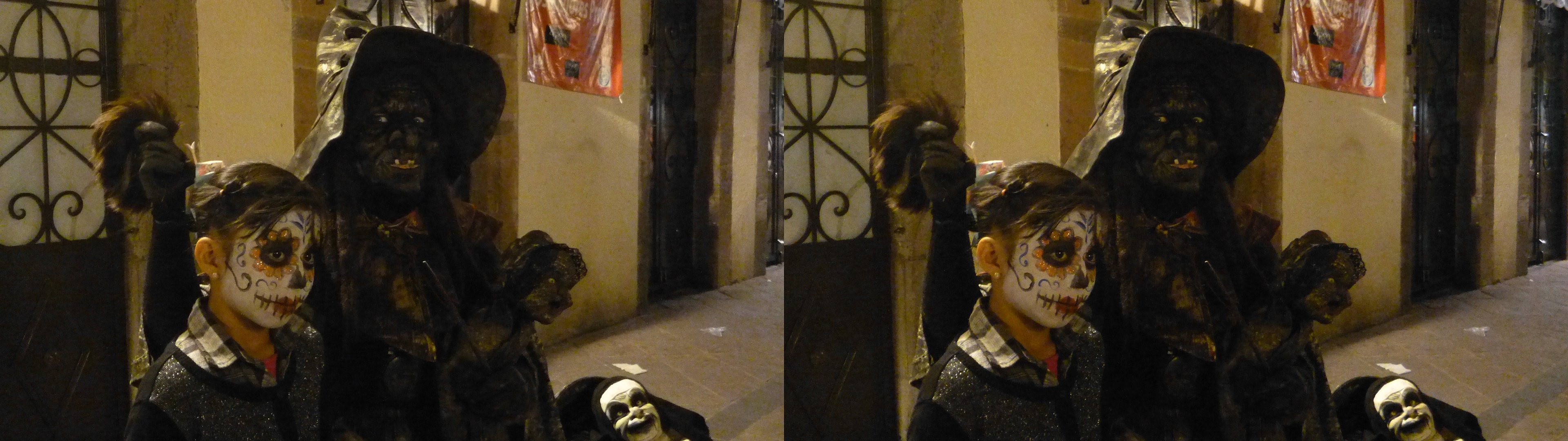 Personnes déguisées rue Francisco Madero