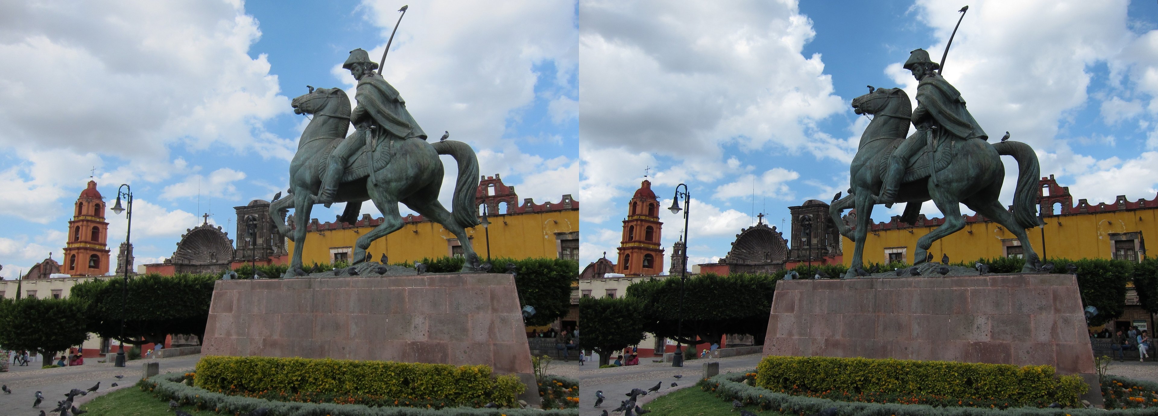 Plaza Civica, statue d'Ignacio Allende