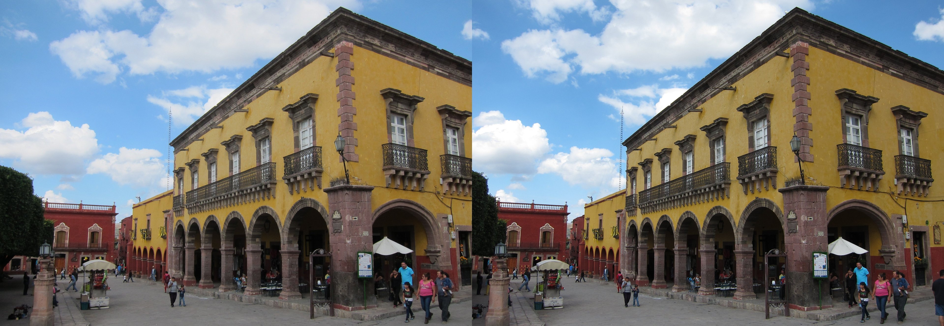 Arcades de la place du Jardín Allende