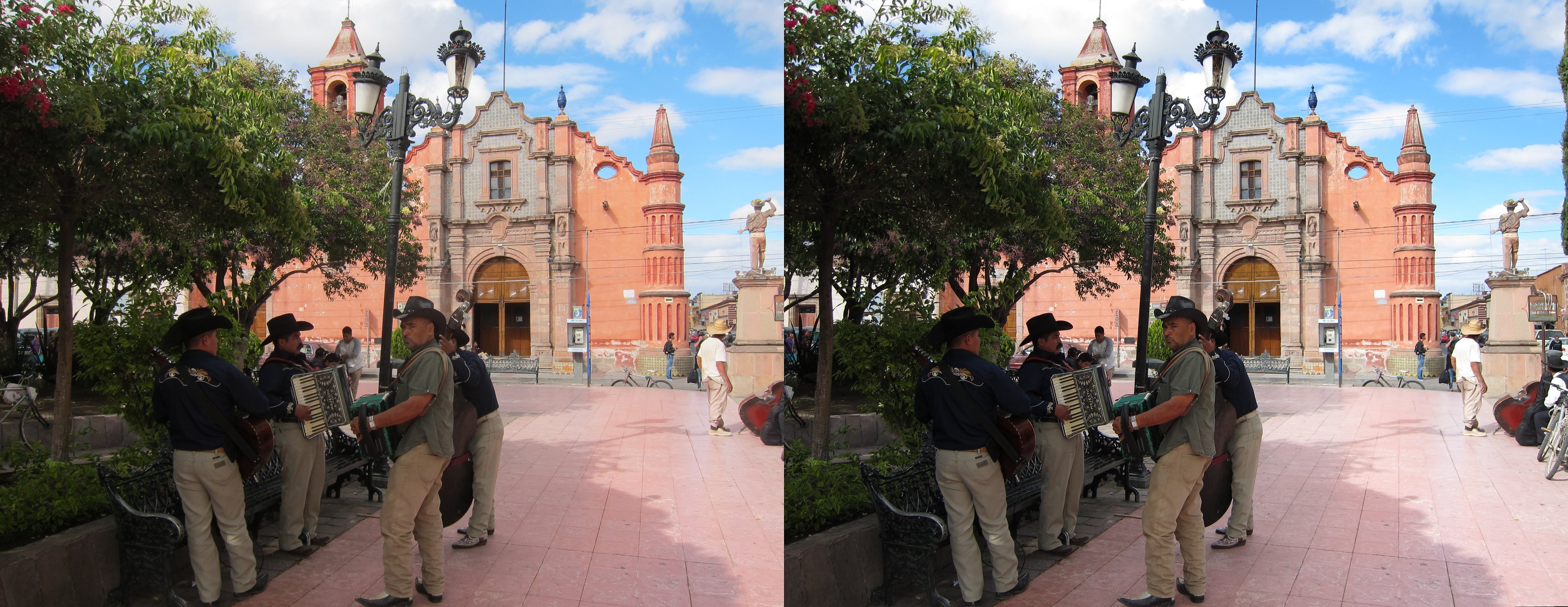 Mariachis sur la Plaza del Músico