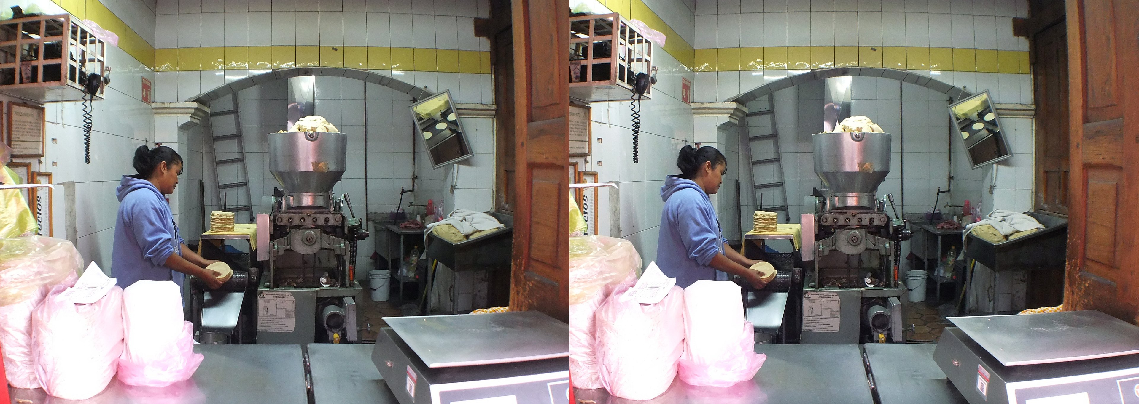 Machine à fabriquer les tortillas au Mercado Hidalgo