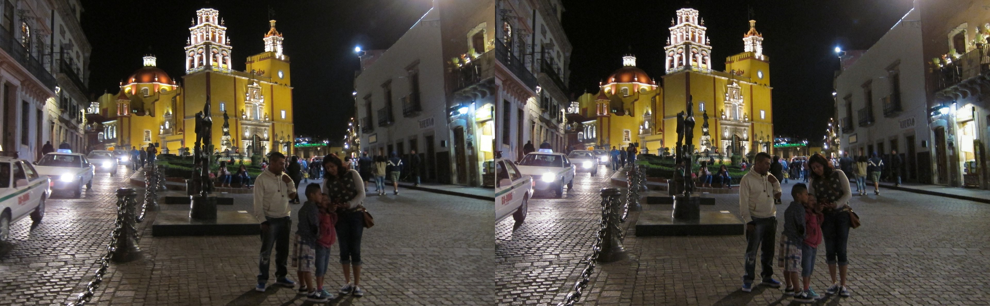 Plaza de la Paz et la basilique Nuestra Señora de Guanajuato de nuit