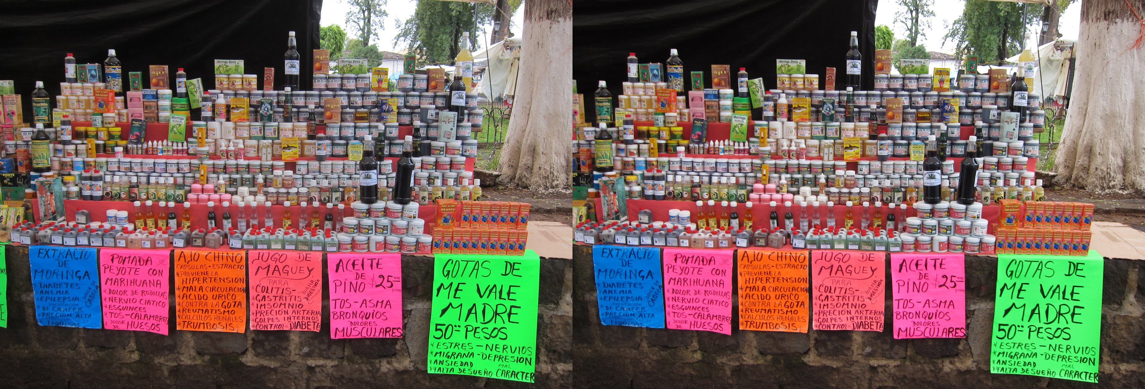 Vendeurs de remèdes en tout genre devant la basilique de Nuestra Señora de la Salud