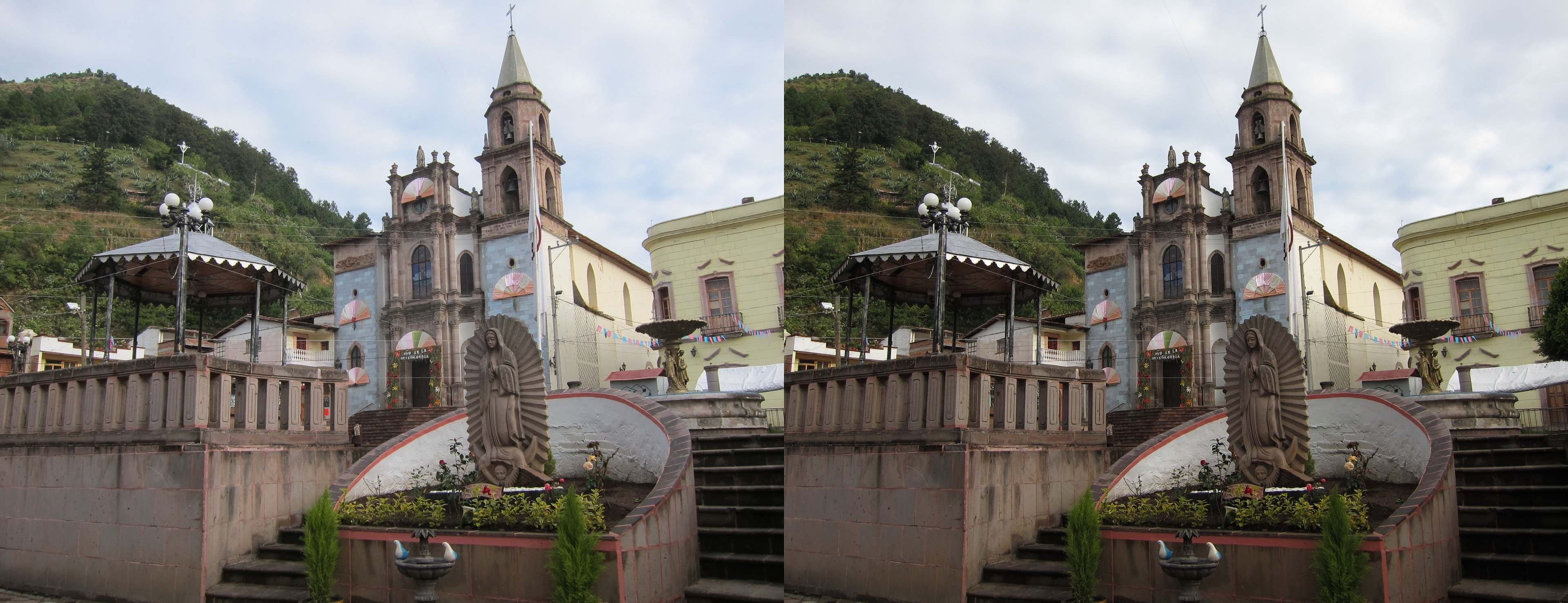Plaza de la Constitución et le temple de la Inmaculada Concepción