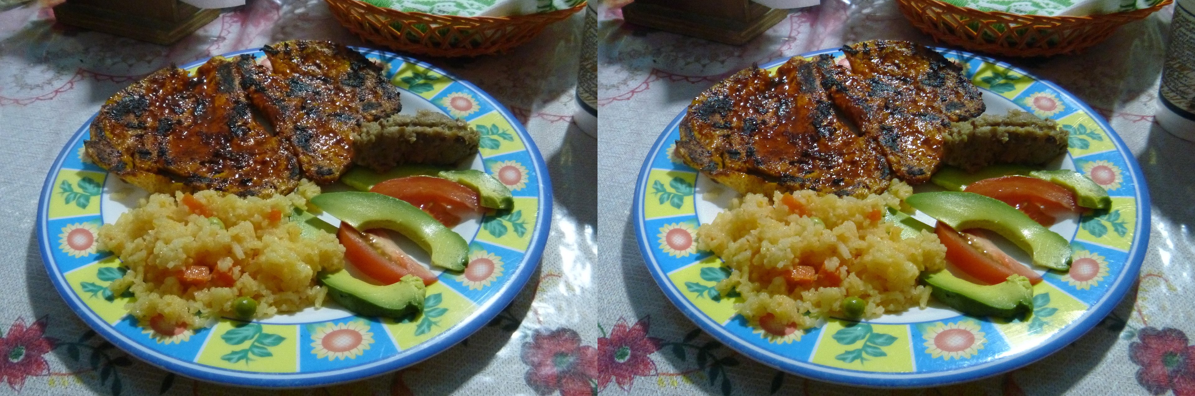 Dîner à un petit restaurant du marché