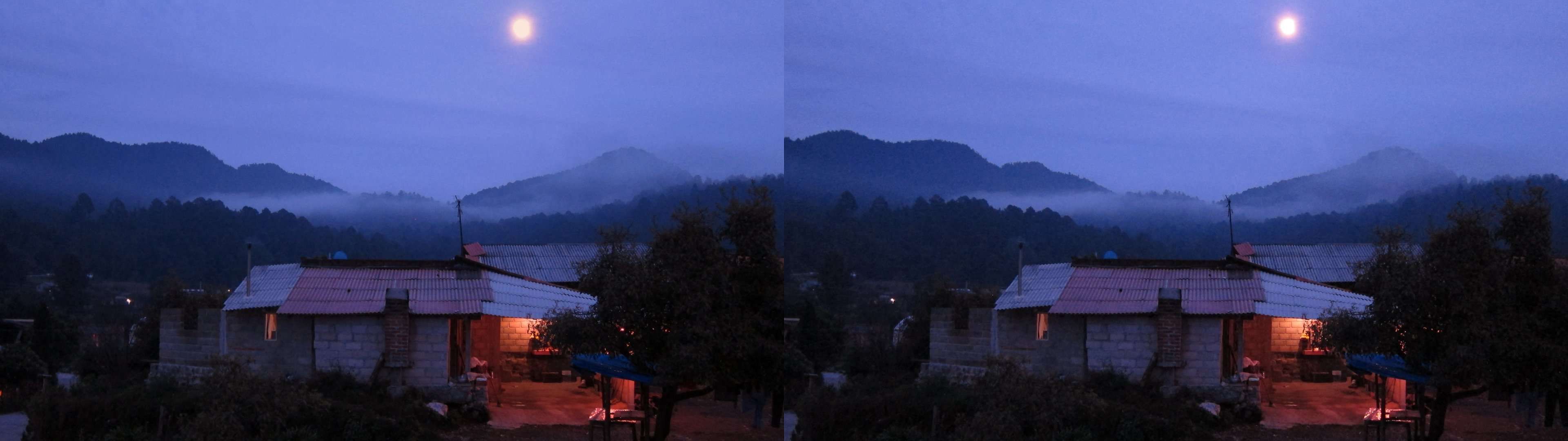 Nuit de pleine lune sur le village