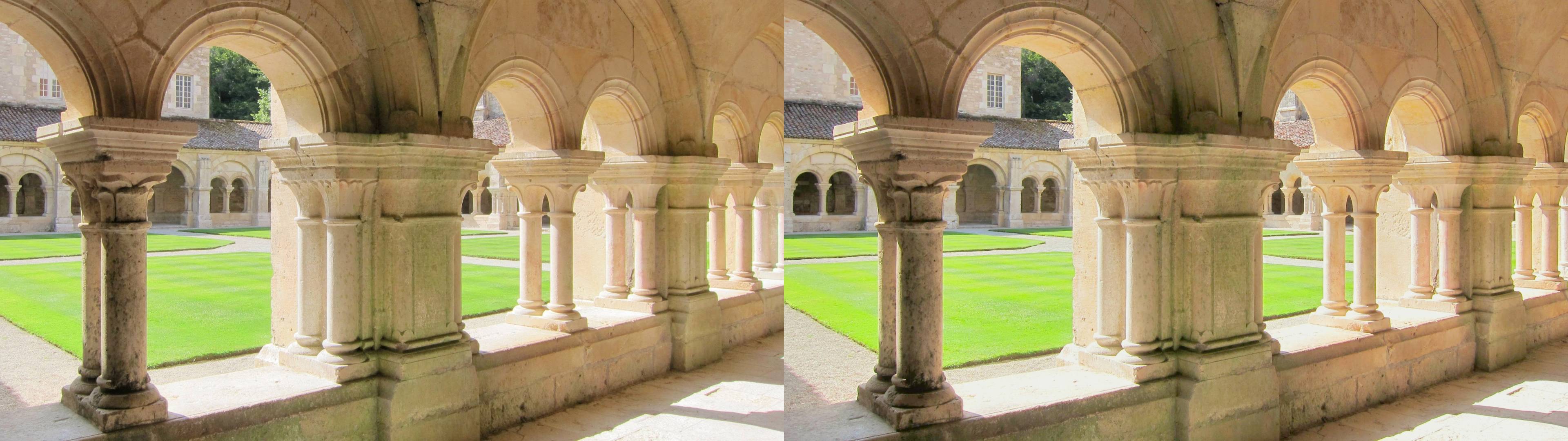 Cloitre de l'abbaye de Fontenay