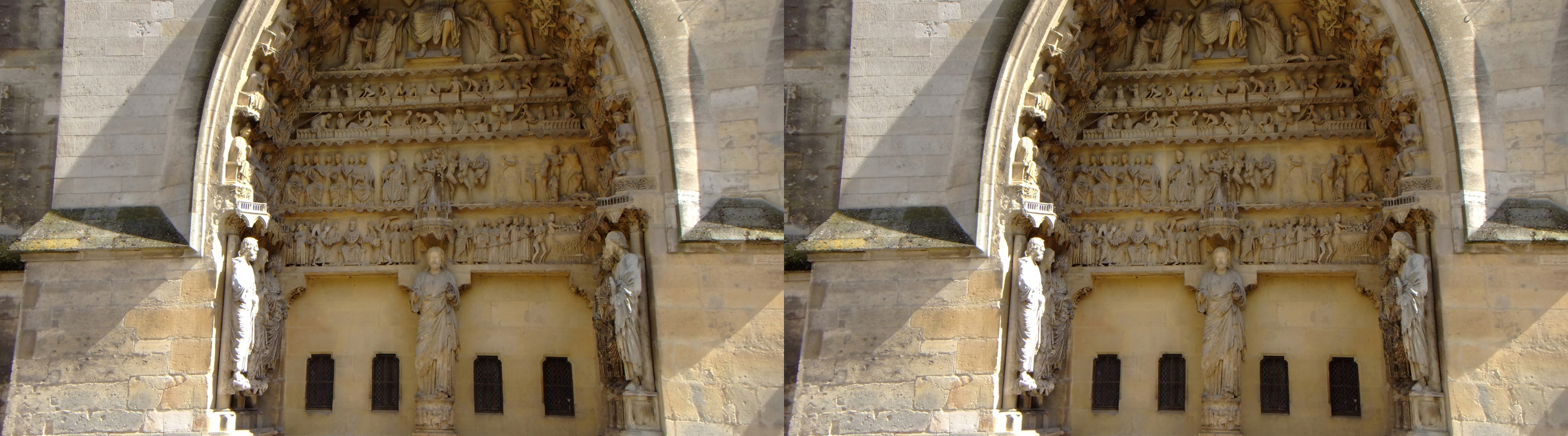 Cathedrale ND, portail du transept nord