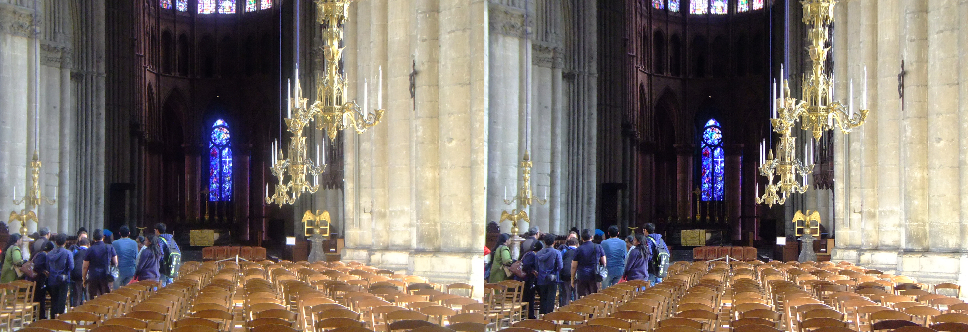 Cathédrale N-D, vue sur la chapelle axiale avec le vitrail de Chagal