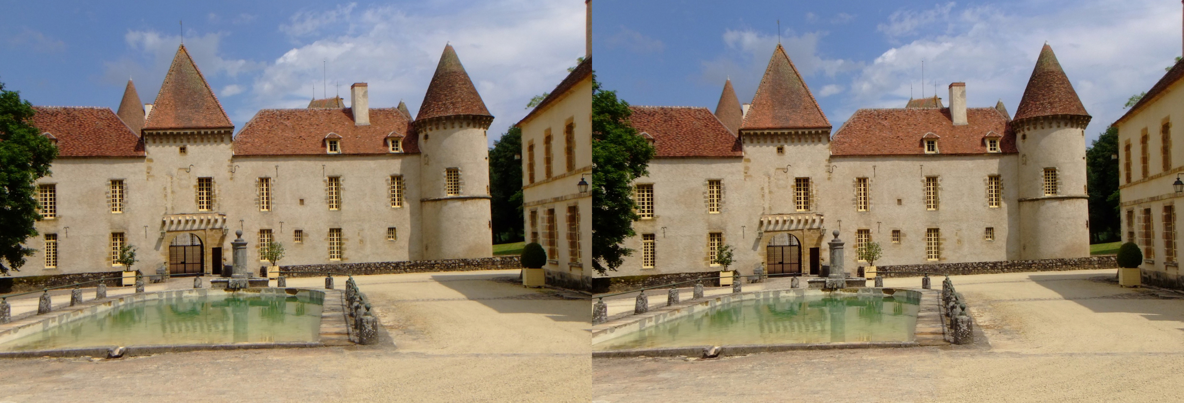 Le château de Vauban, devant l'entree principale