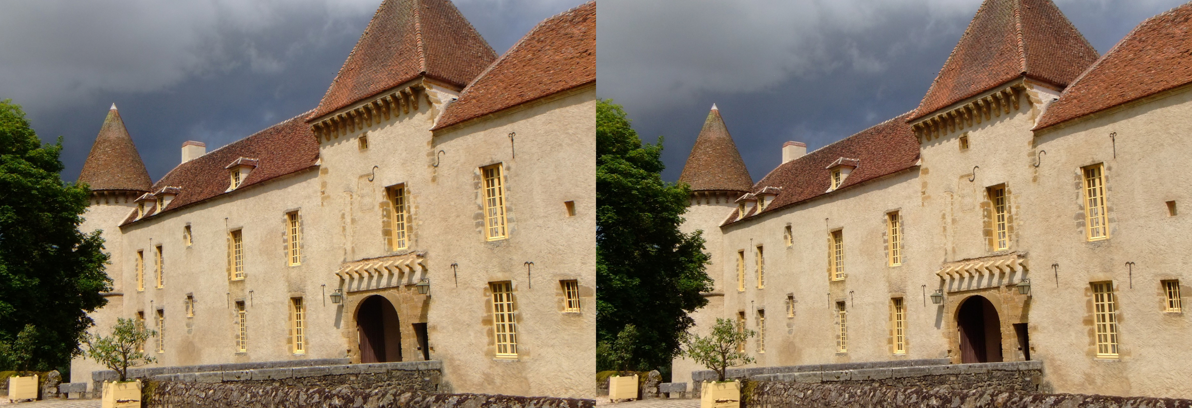Le château de Vauban, devant l'entree principale