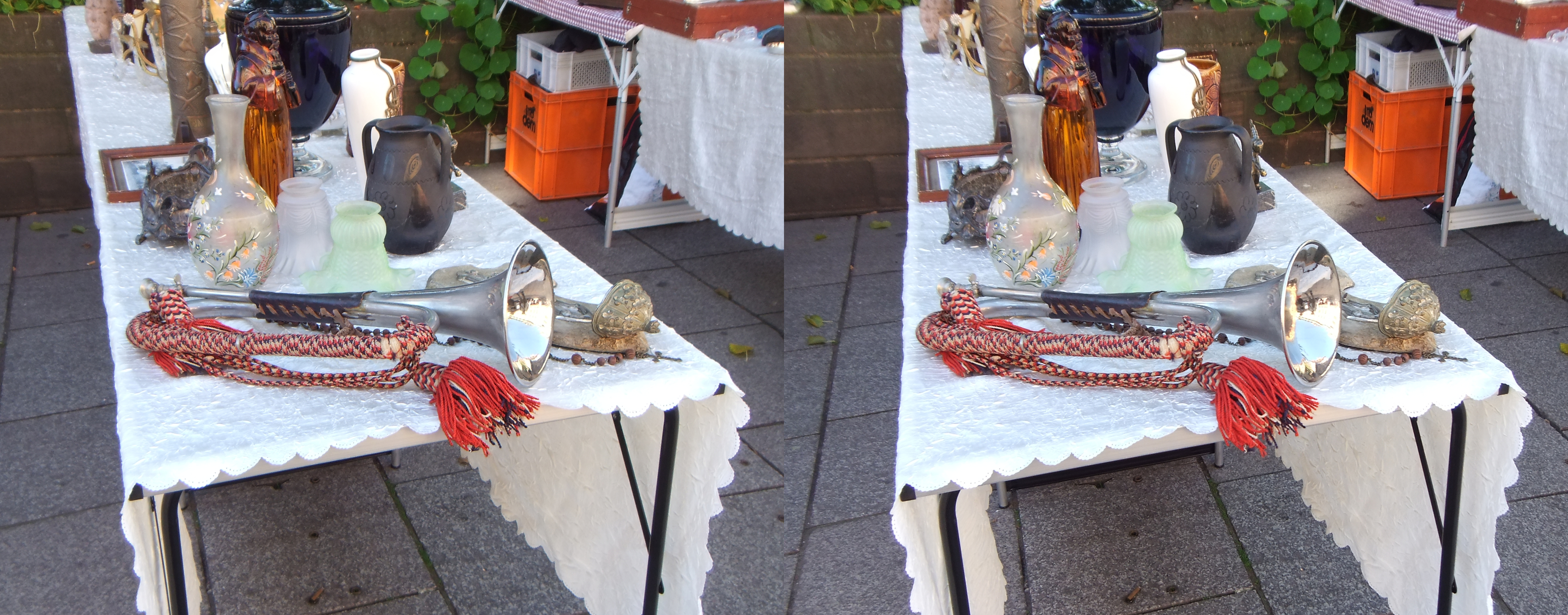 Brocante dans les rues de la vieille ville