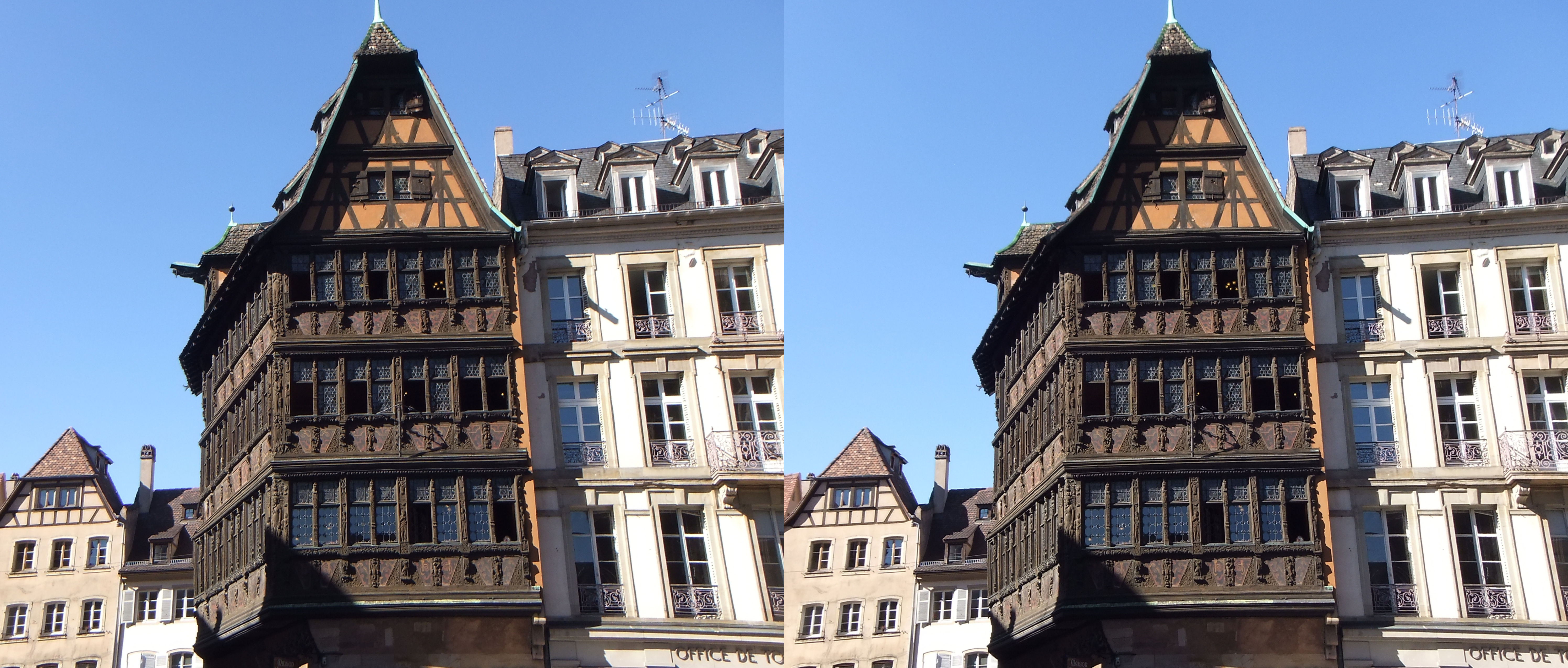 la Maison Kammerzell à l'angle du parvis