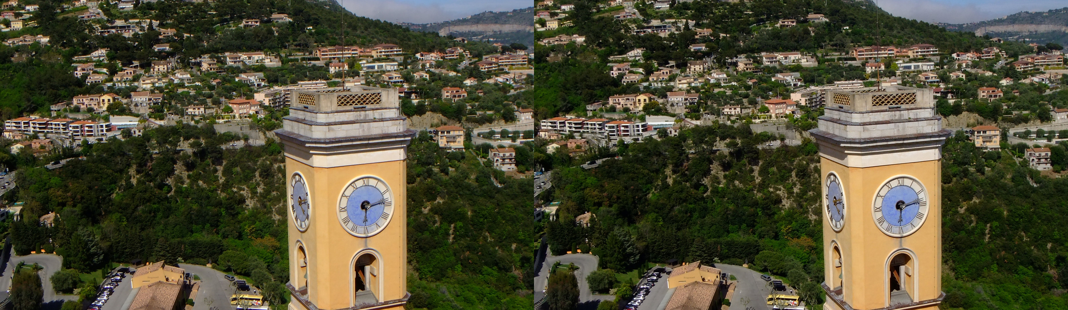 le clocher de l'église et l'agglomération d'Eze