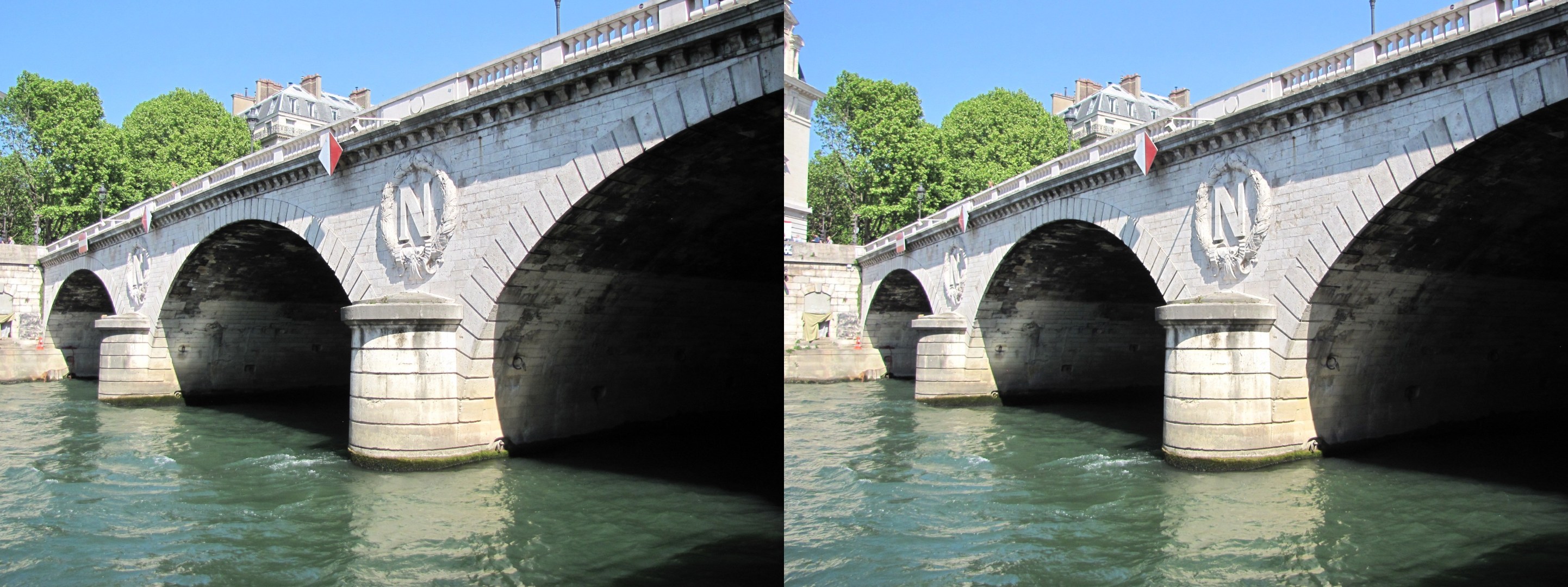 Pont Saint-Michel avec le N de Napoléon III