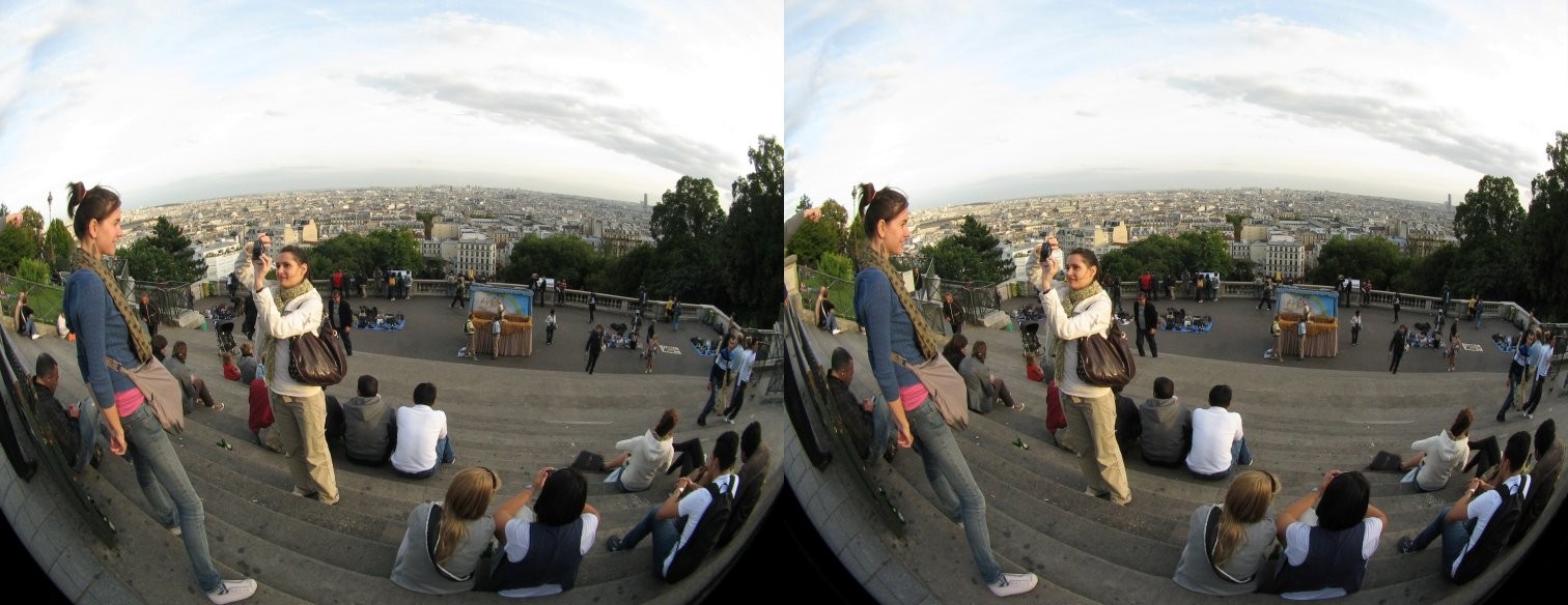 Sur le parvis de la Basilique du Sacré-C?ur de Montmartre à Paris.