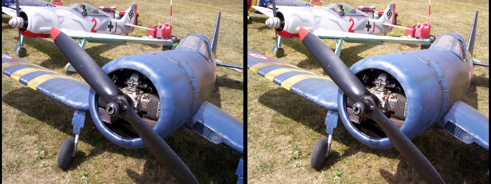 Corsair F4-U Ech 1/3. Moteur 340 cc. Poids 60 kg. Au second plan un Folkewulf FW 190. Ech 1/4