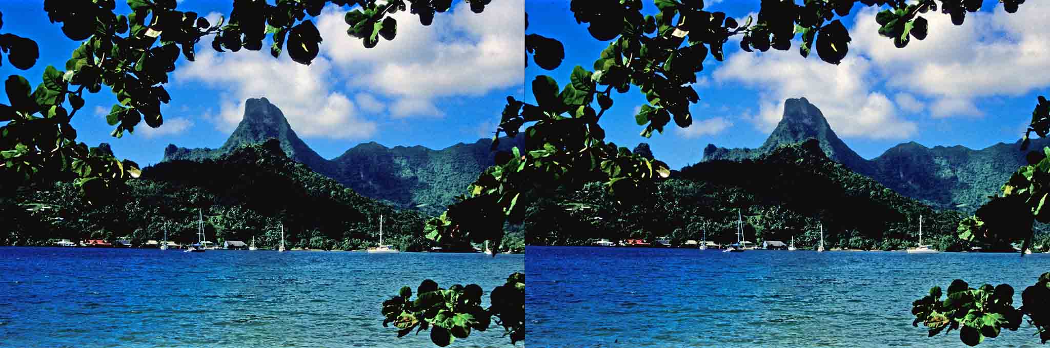 La baie de Cook et la baie d?Oponuhu sont quelques uns des joyaux de l?île.