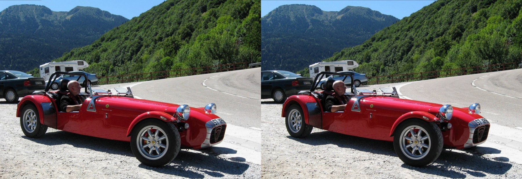 Caterham dans le col du Portillon