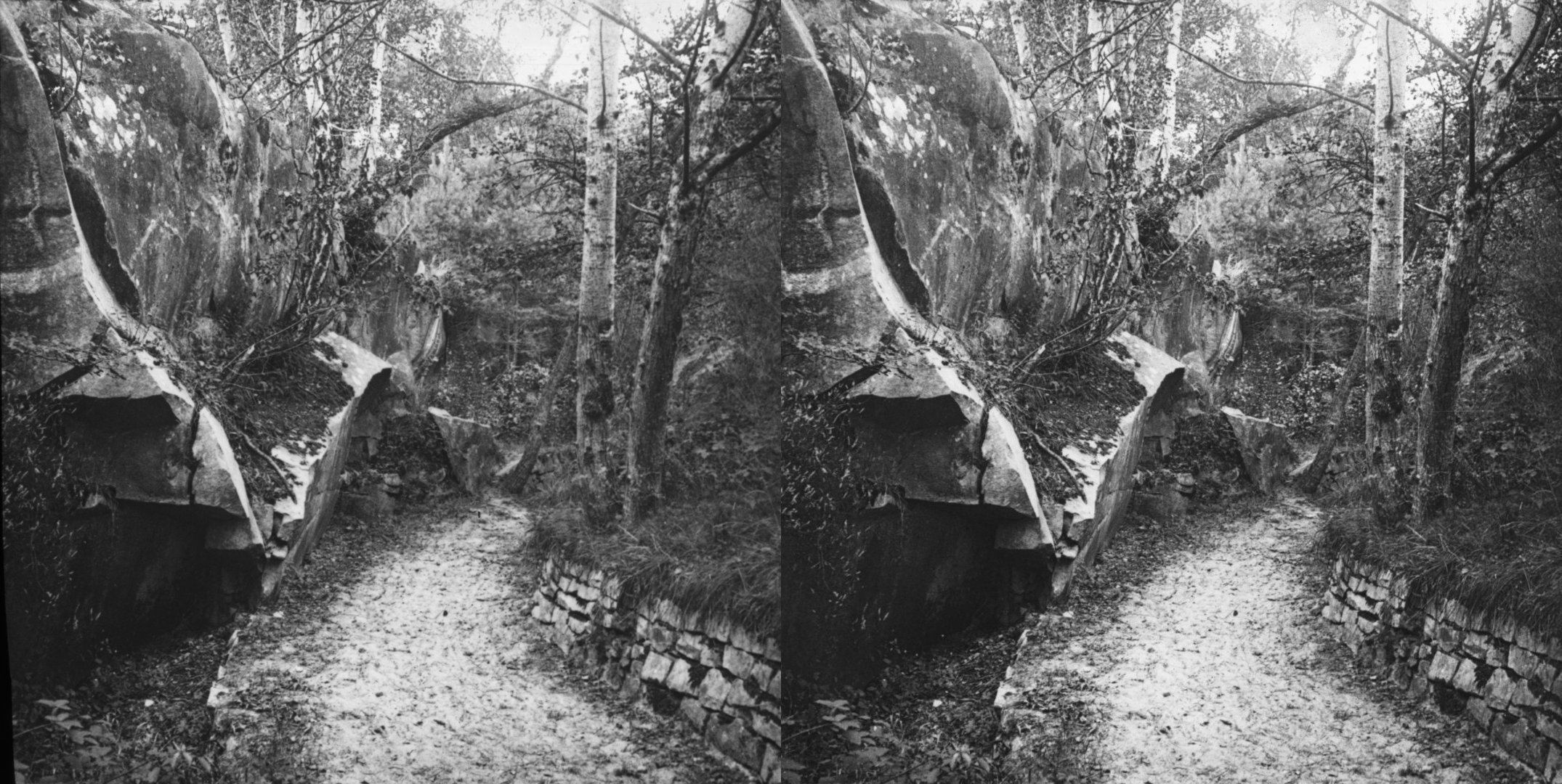 Près de la source de la grotte aux cristaux
