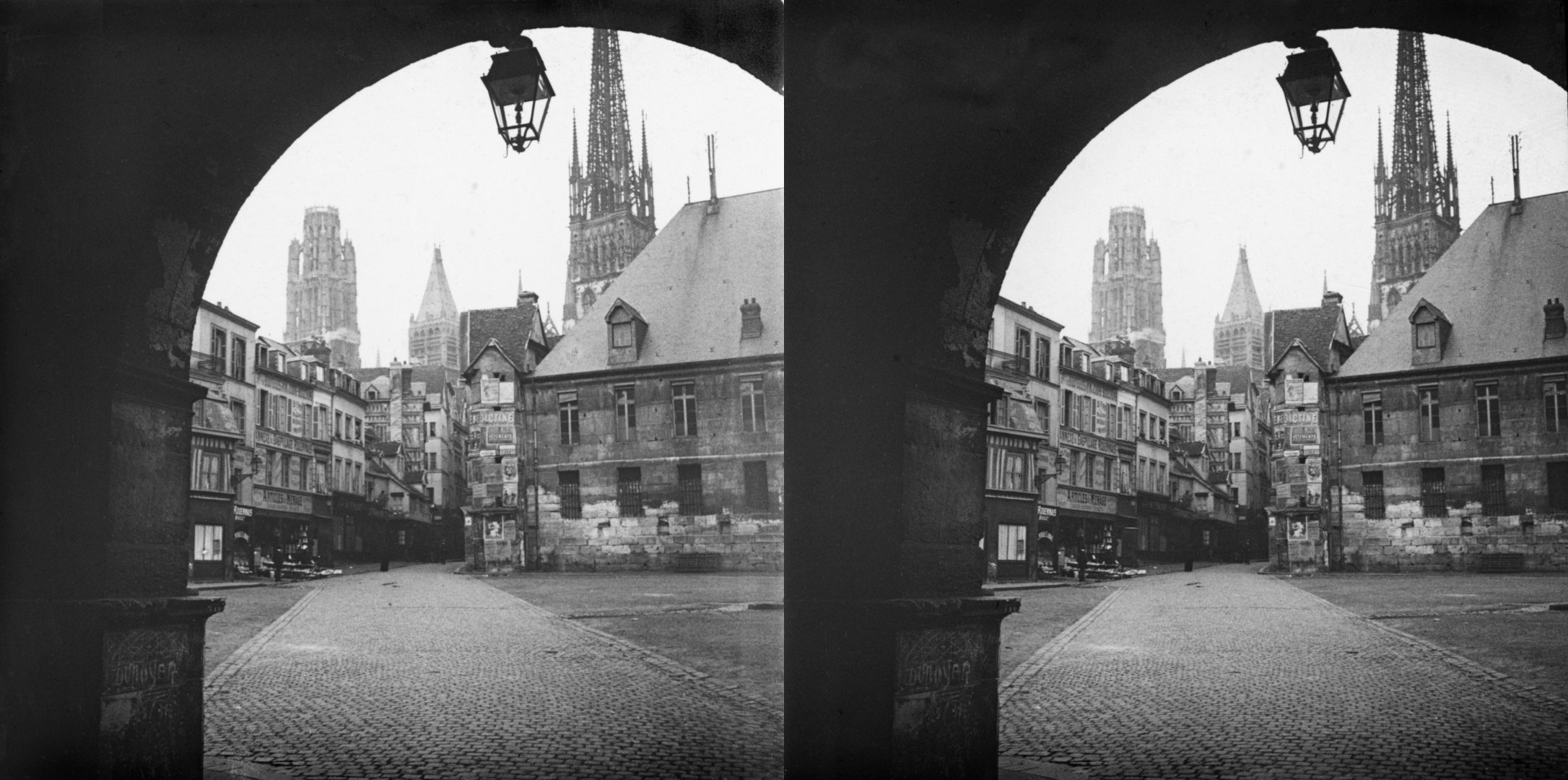 Place de la Basse Vieille Tour