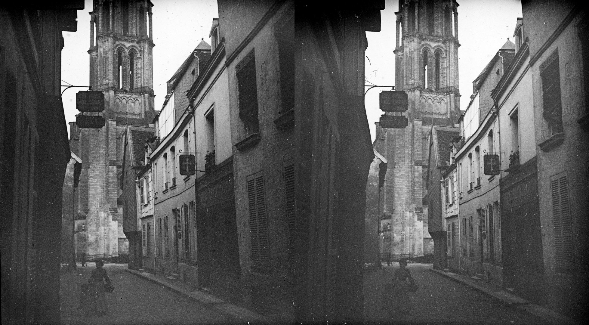 Cathédrale vuer de la rue Sérurier