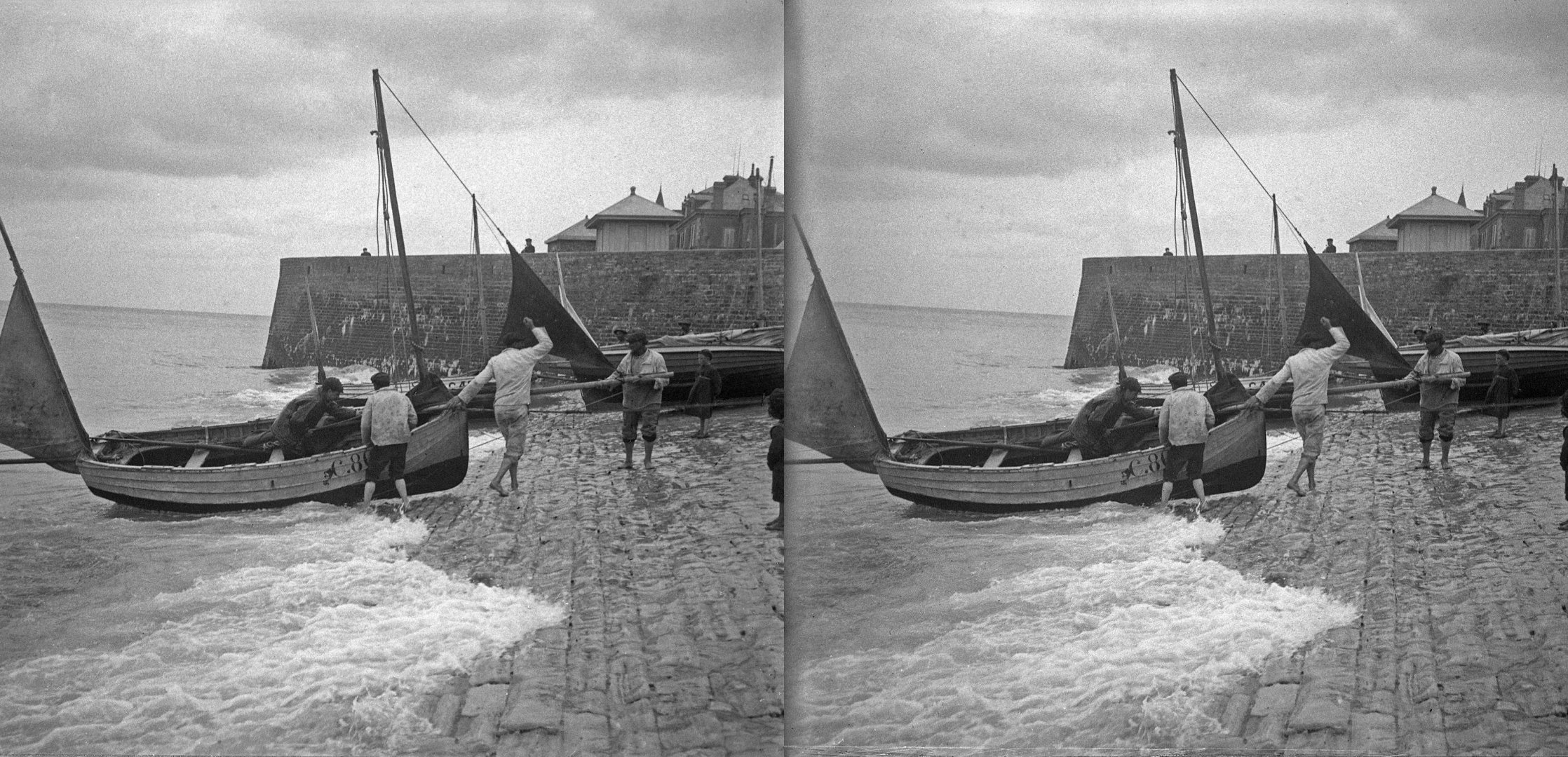 Bateaux à la grande cale