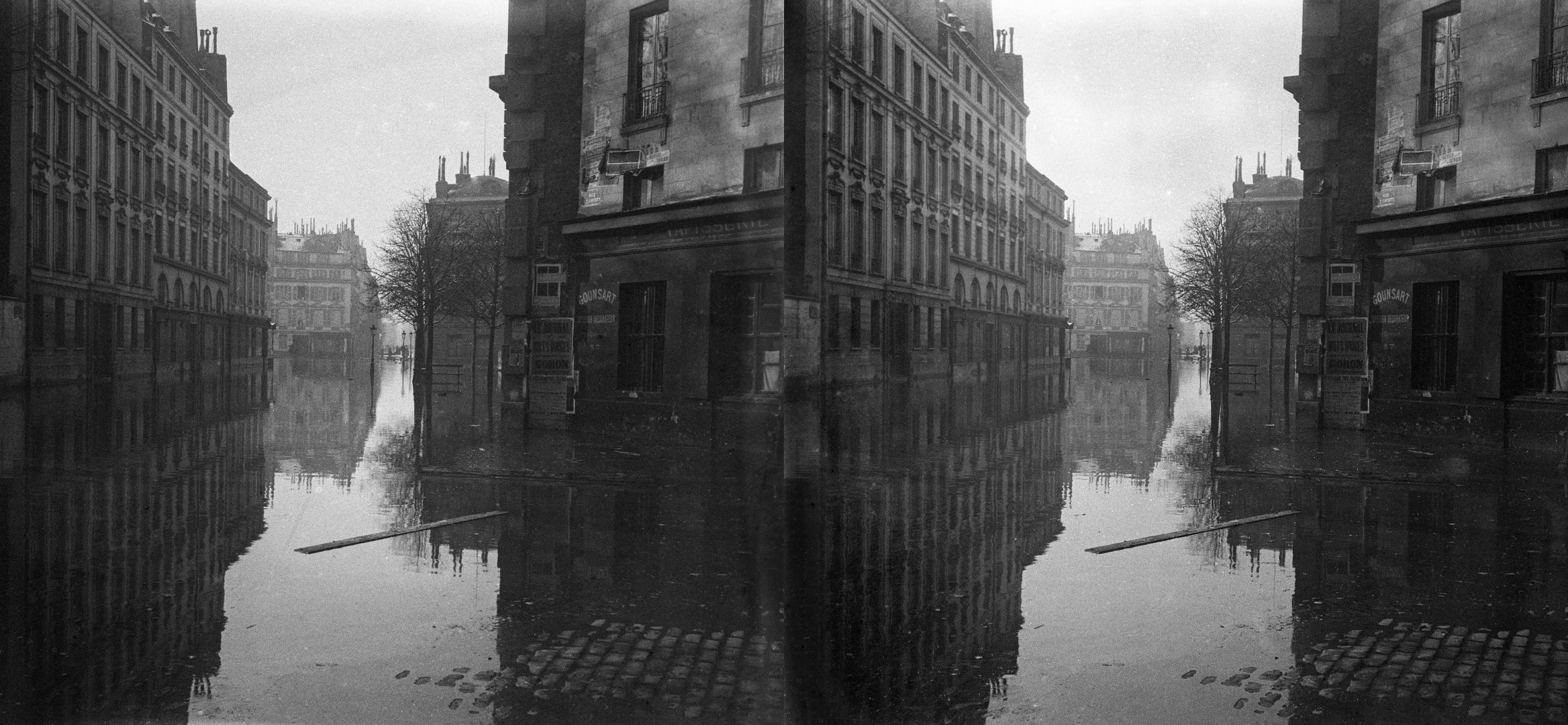 Inondations, rue de l'Université et place du Palais Bourbon