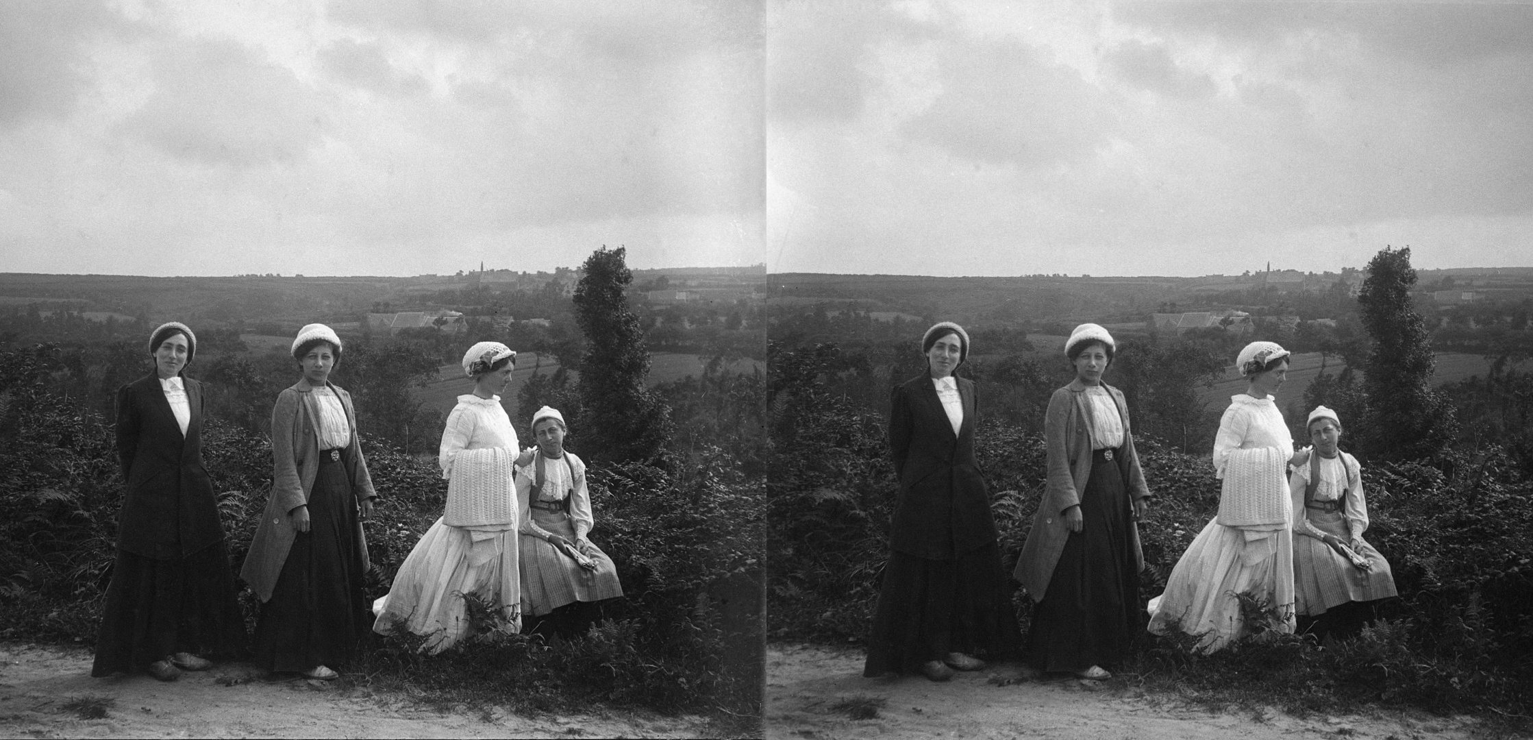 Yvonne, Marguerite, Madeleine, Antoinette près Menhir de Pen Vern