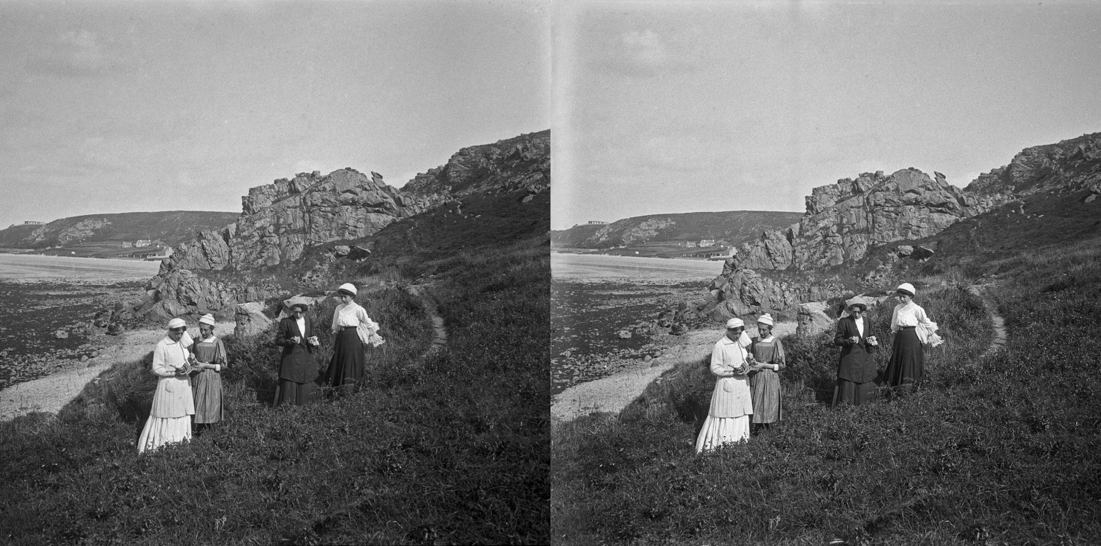 Marguerite, Yvonne, Antoinette, Madeleine, chemin de Bihit
