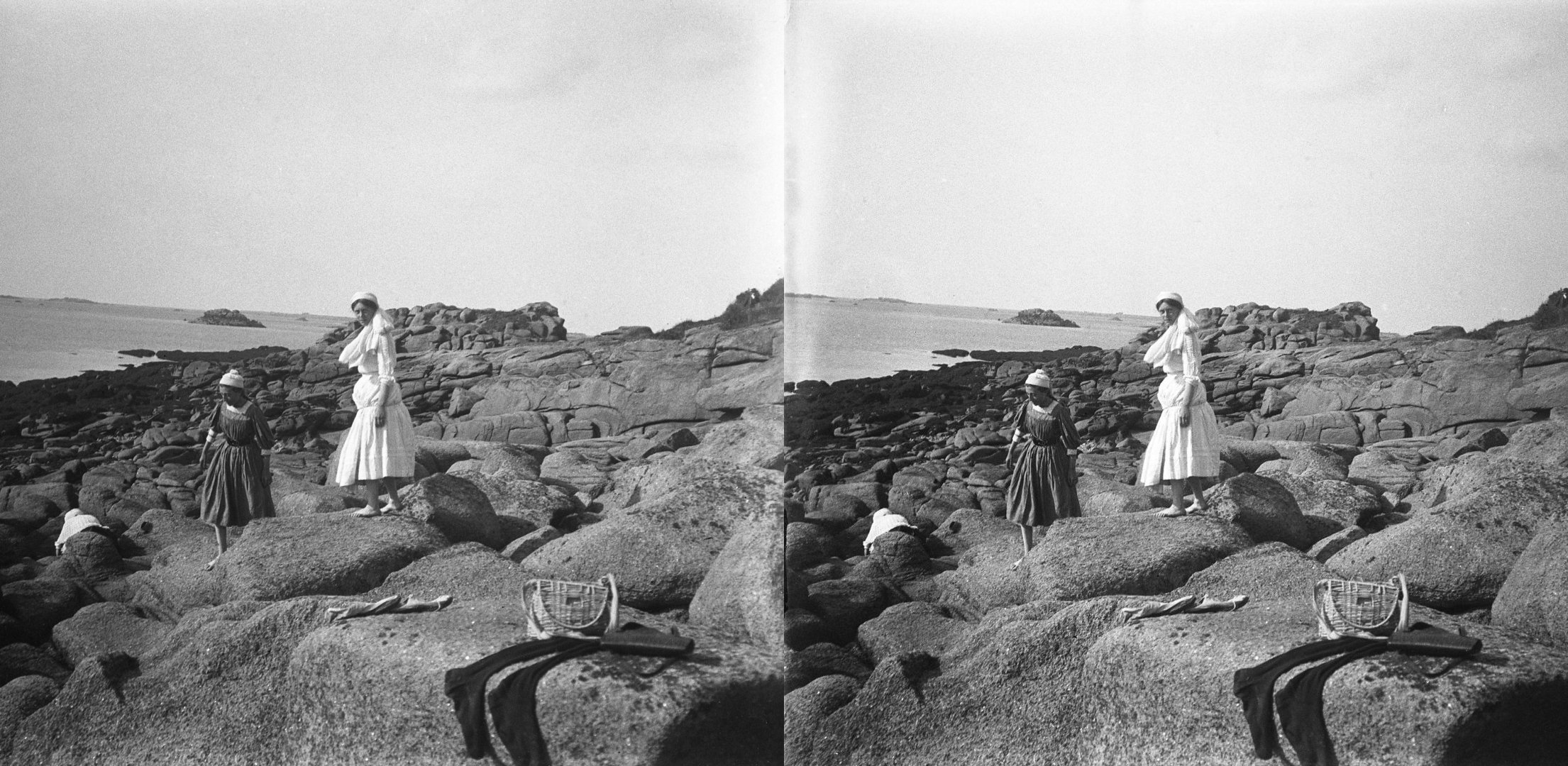 Marguerite et Yvonne, rochers du château