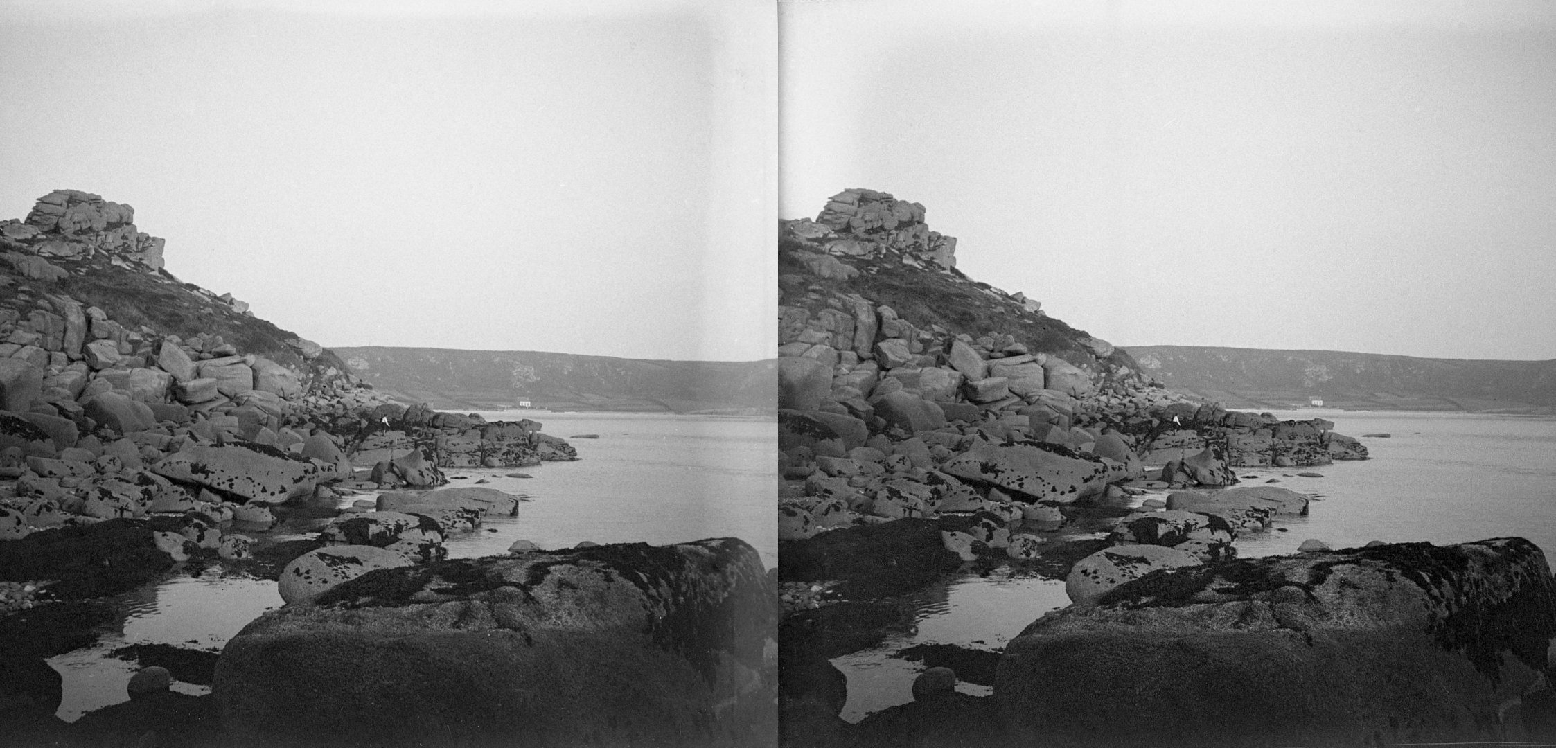 le château et baie de Trezmeur